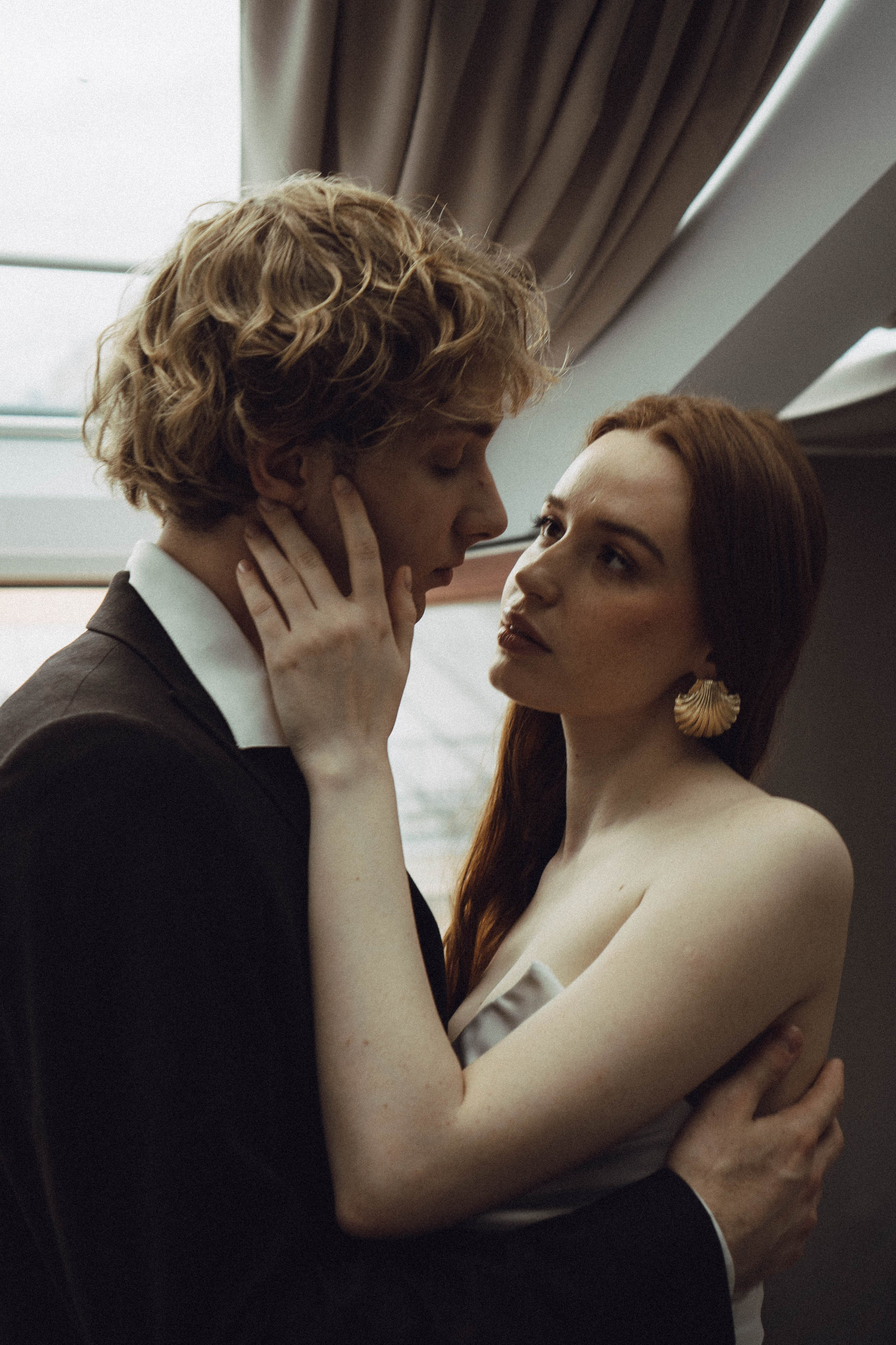 СВАДЕБНАЯ СЬЕМКА В ОТЕЛЕ. СБОРЫ ЖЕНИХА И НЕВЕСТЫ И ТАКЖЕ ТОР И ПОДГОТОВКА К ПРОГУЛКЕ. Профессиональный фотограф, Санкт-Петербург — Виктория Богомолова