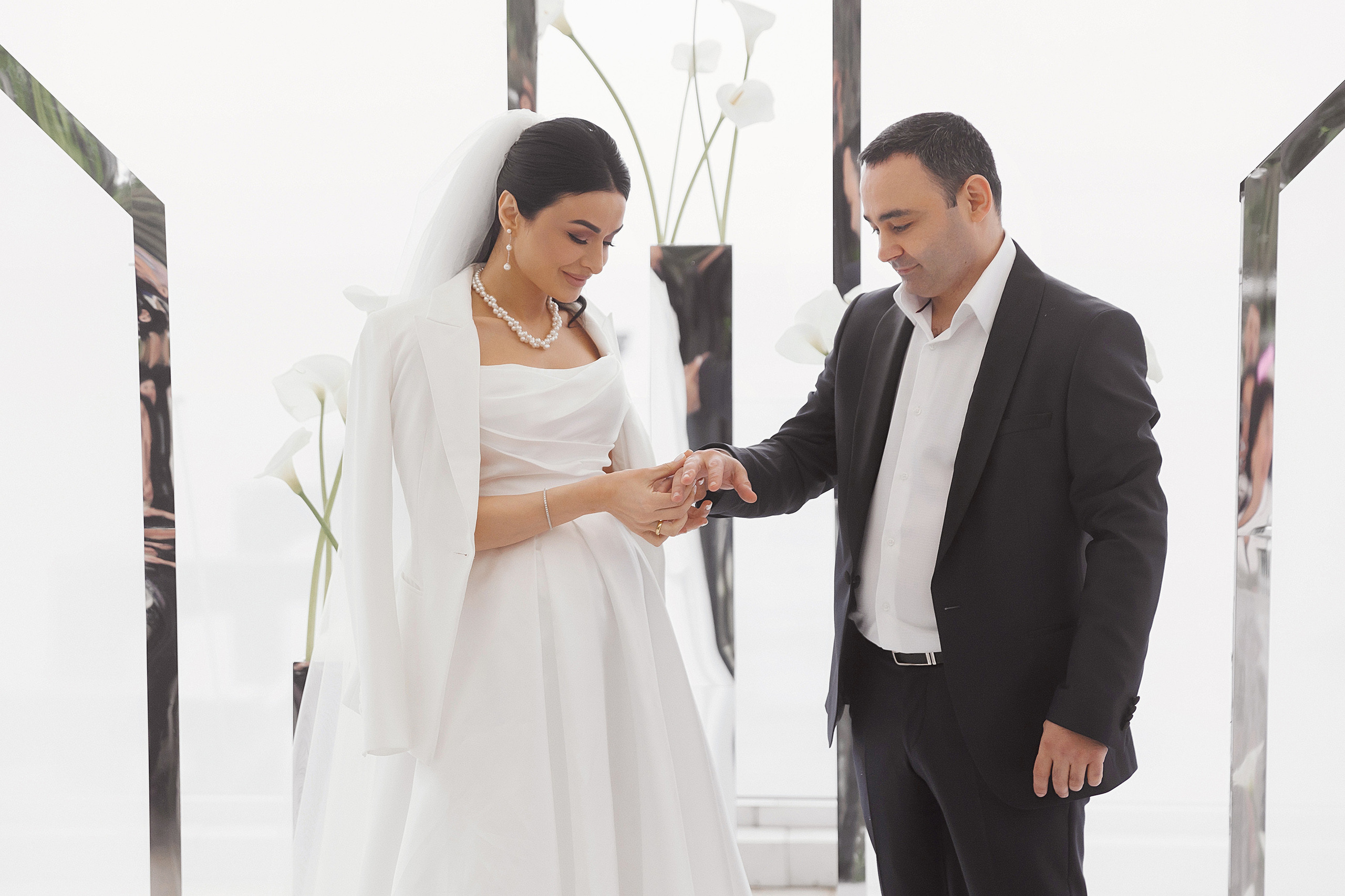 Свадебная фотосессия в отеле "Swissotel Resort Сочи Камелия". Свадебный и семейный фотограф в Сочи Денис Вялов