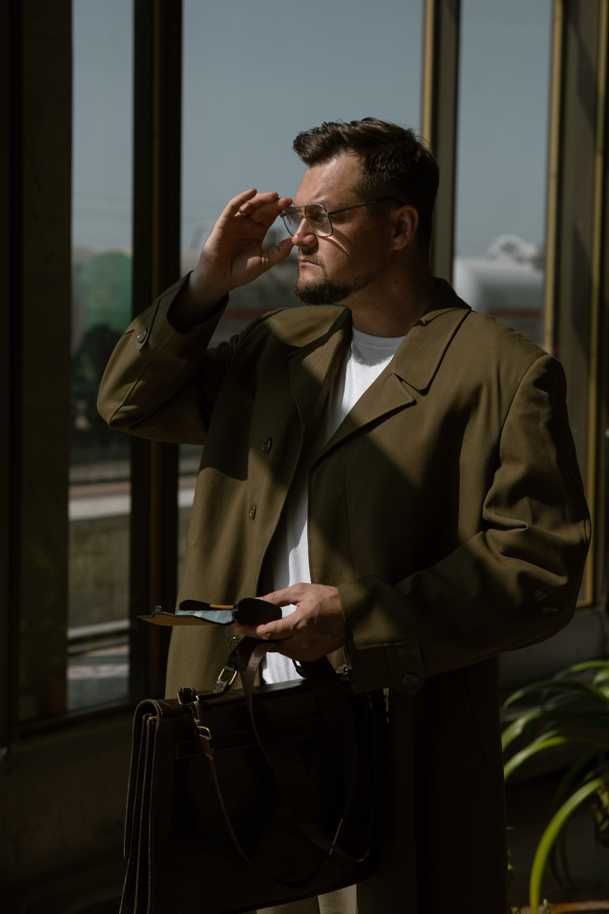 Андрей. Сьёмка в стиле ссср на вокзале. Фотограф Набережные Челны Казань