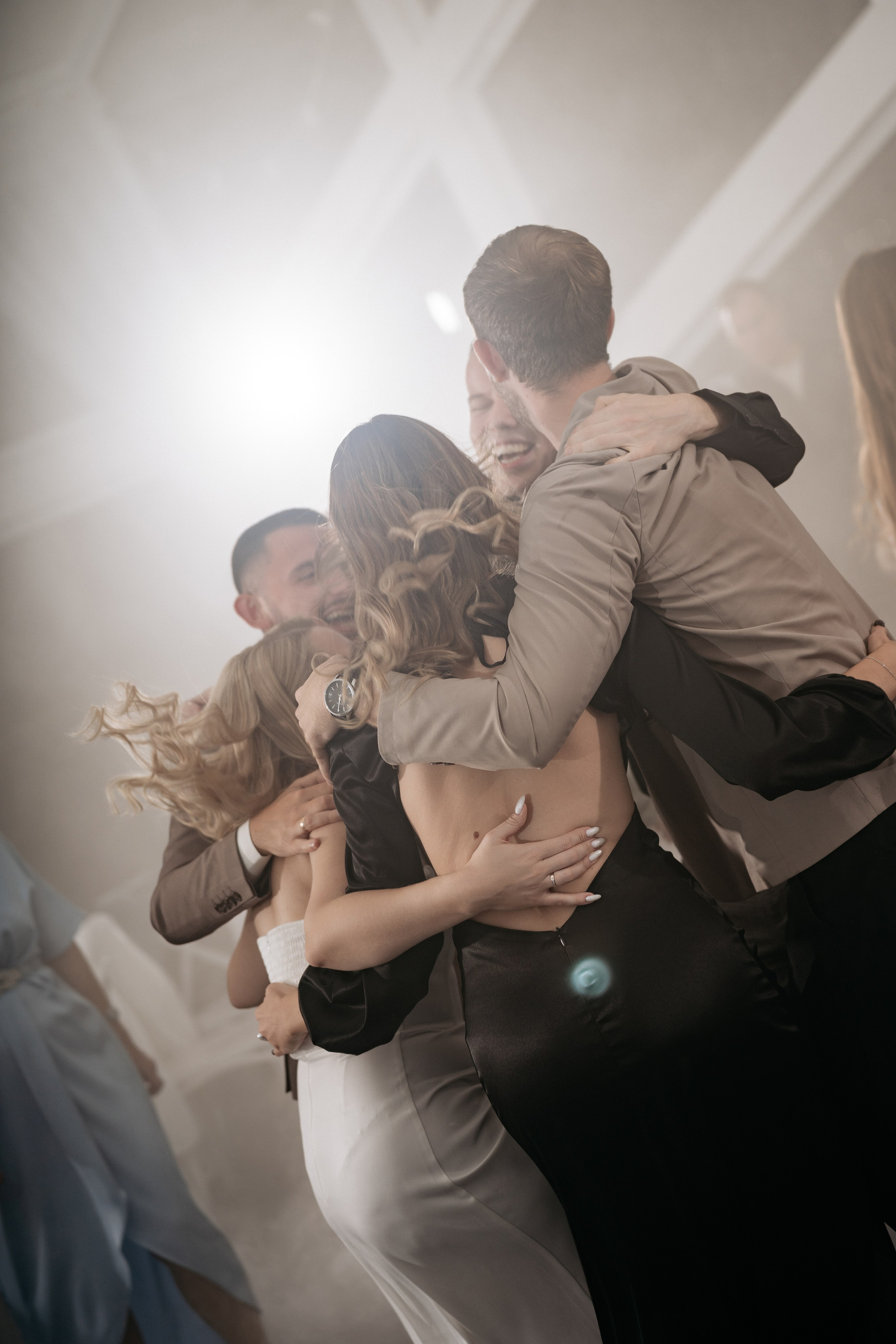 Фотографии свидетелей на свадьбе в Геленджике - живые эмоции от фотографа.