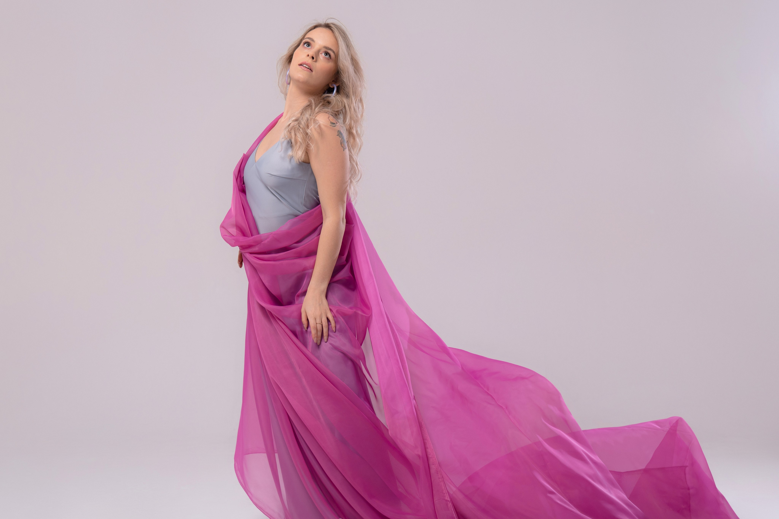 Женская фотосессия на циклораме. Портретный и репортажный фотограф в Сочи Рамодина Юлия