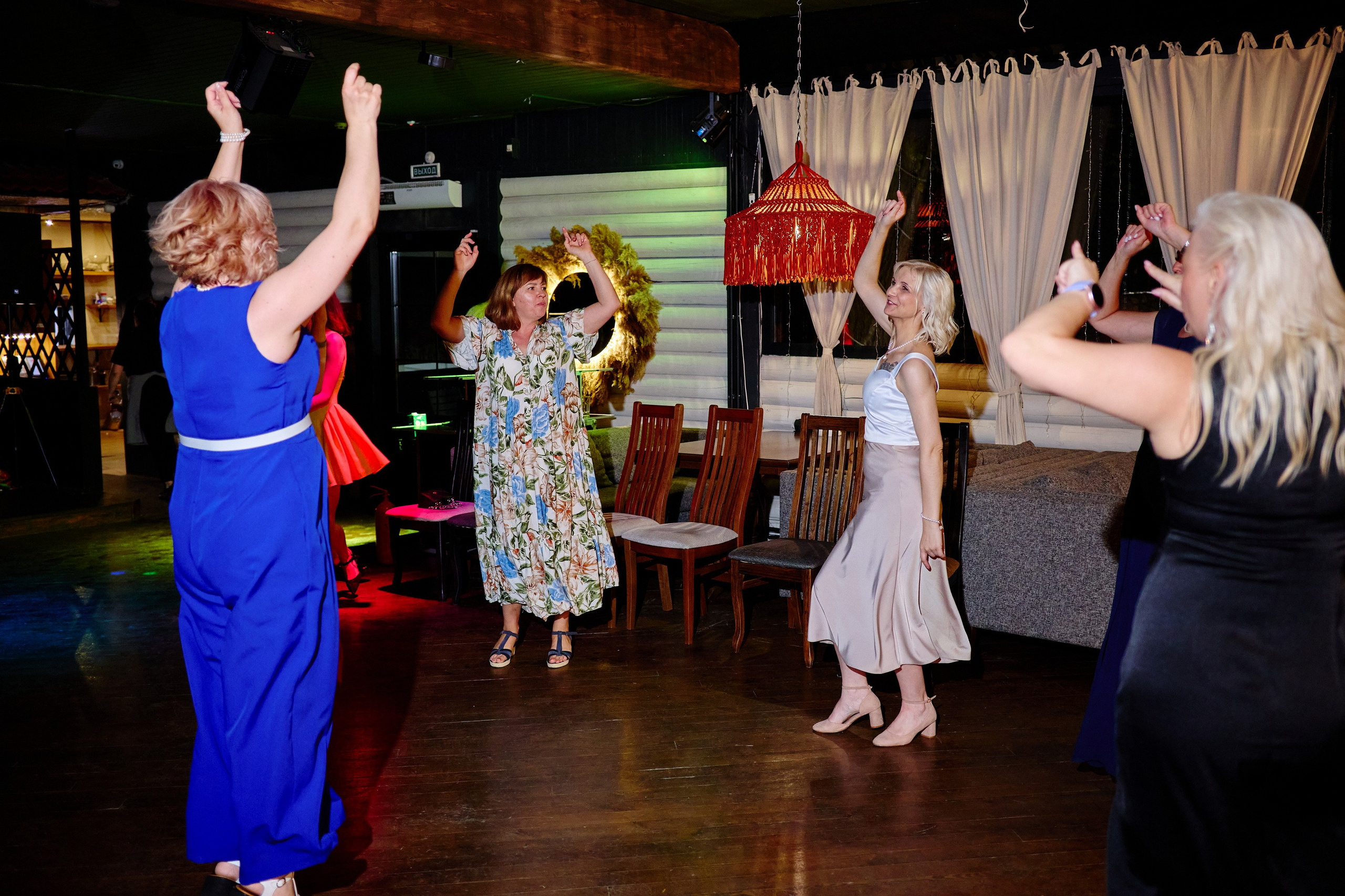 Выпускной 35 Сош. Фотограф Выпускные альбомы Таганрог Сергей Коробченко