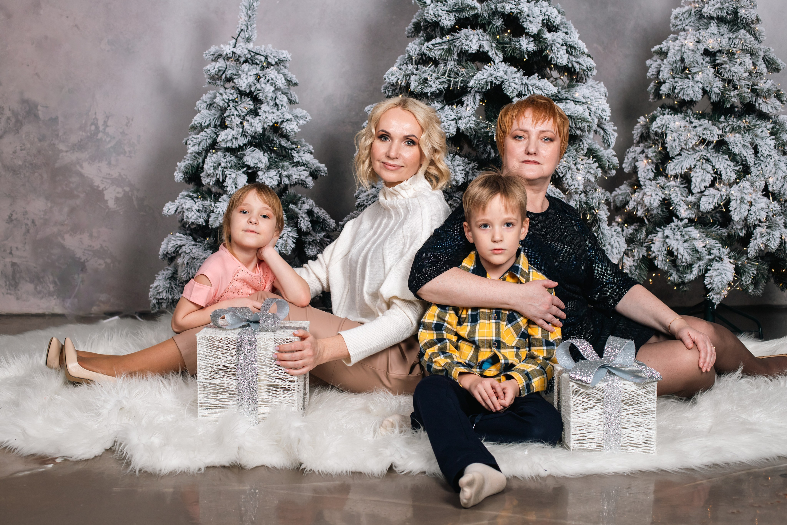 Новогодняя с семьёй Марины. Фотосессия под любой запрос в Красноярске. т+79237847111