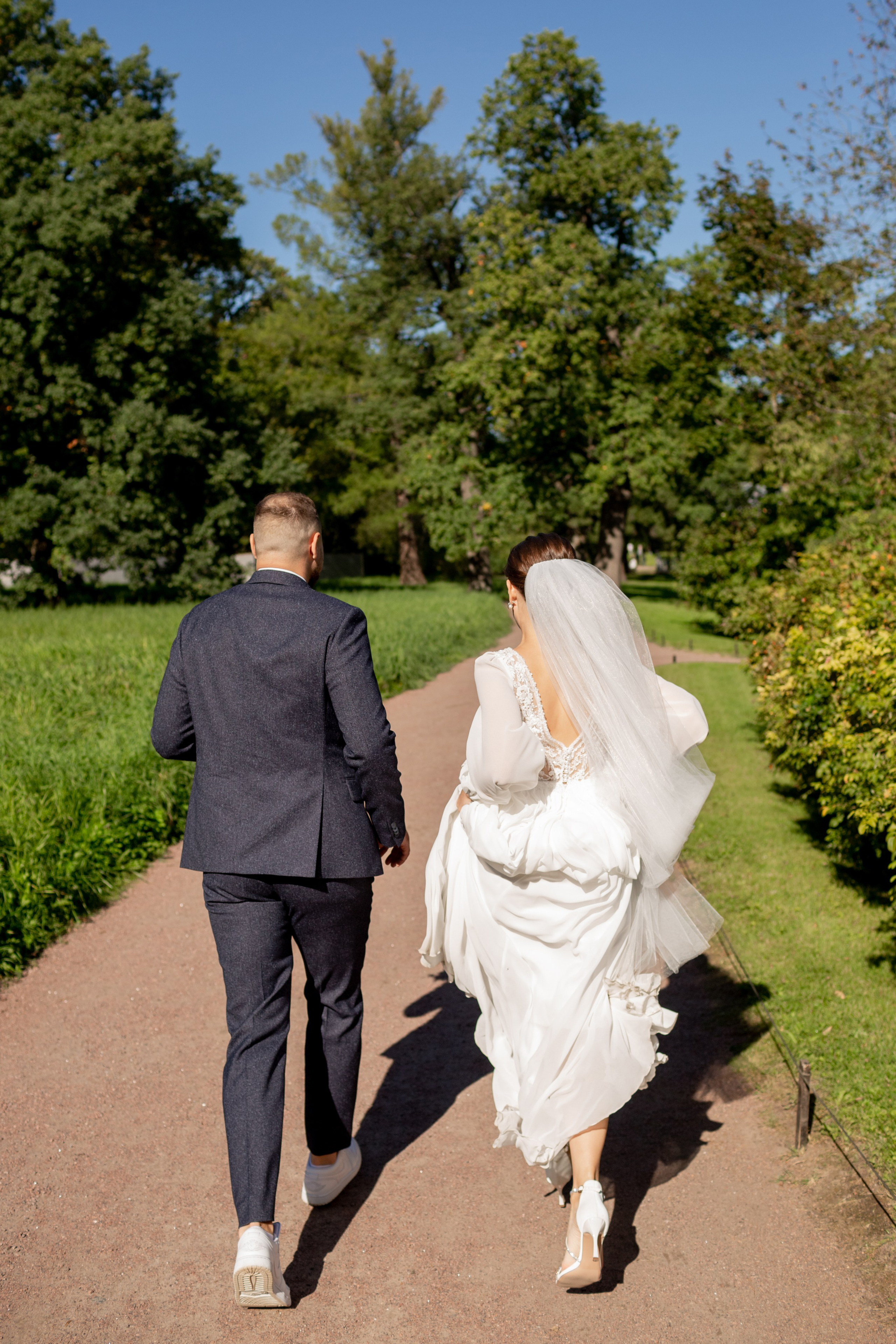 Свадебная фотопрогулка в Пушкине. Свадебный фотограф Кирилл Белый