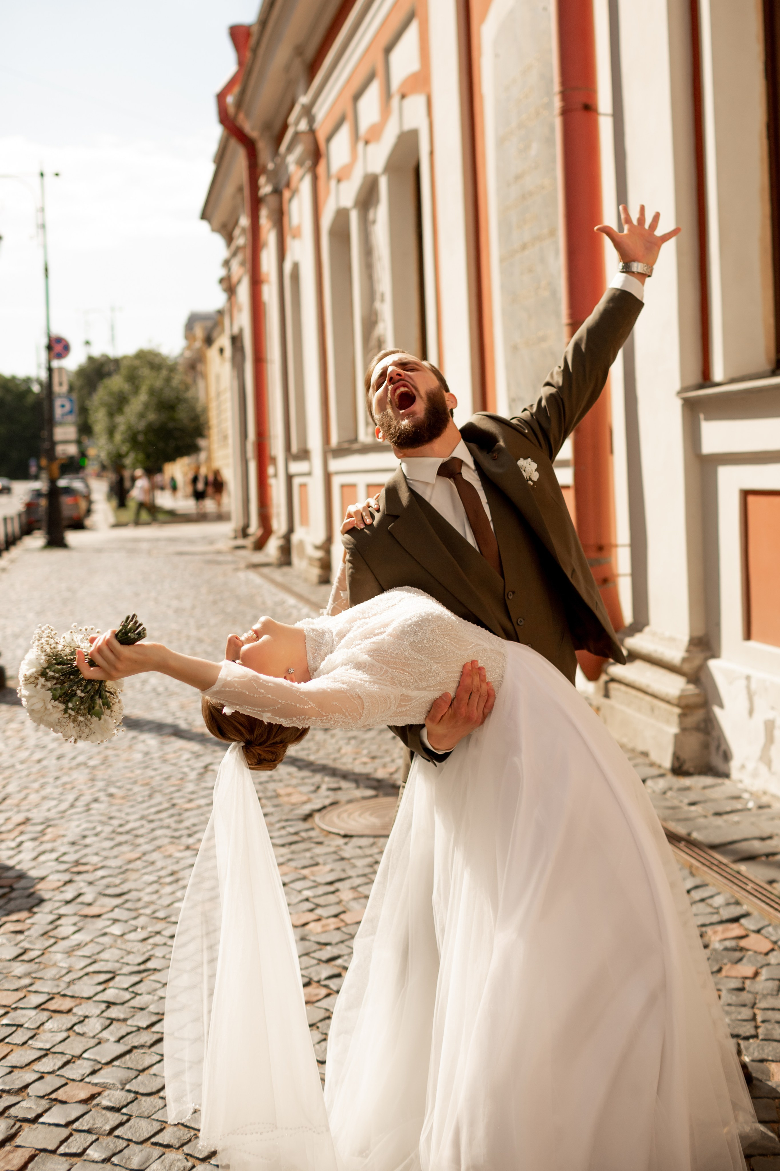Свадебная фотопрогулка в Петербурге. Свадебный фотограф Кирилл Белый