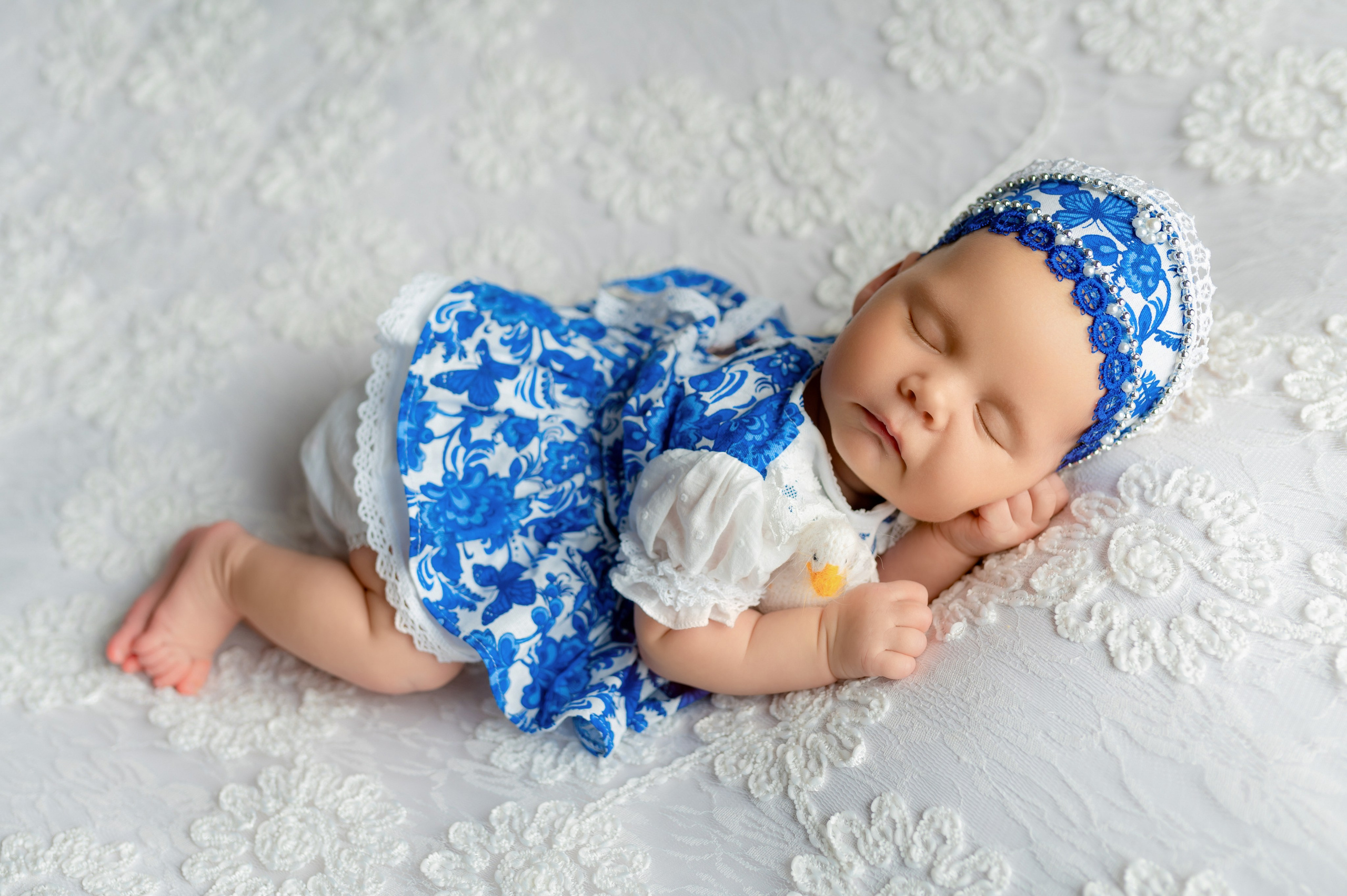 Новорожденные девочки. Детский фотограф в городе Жуковский Алиса Коробанова