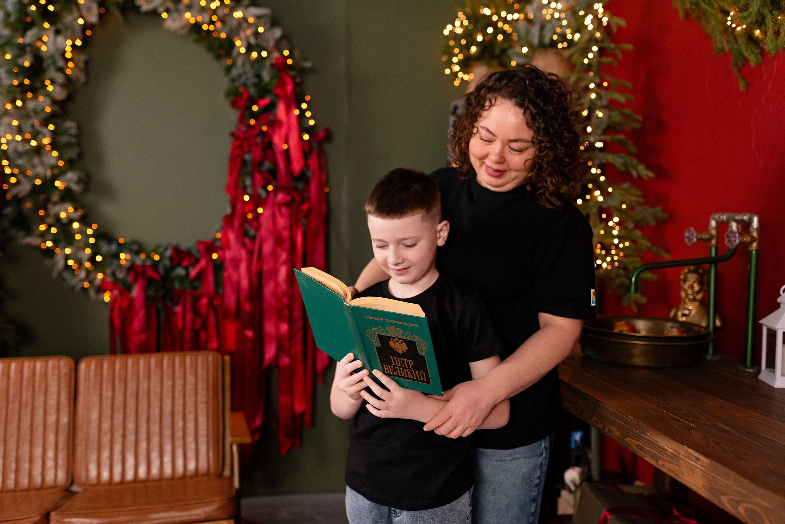 Семейная фотостудии Питер, зал Невский. Детский и семейный фотограф в Сургуте и Нефтеюганске Анна Старцева