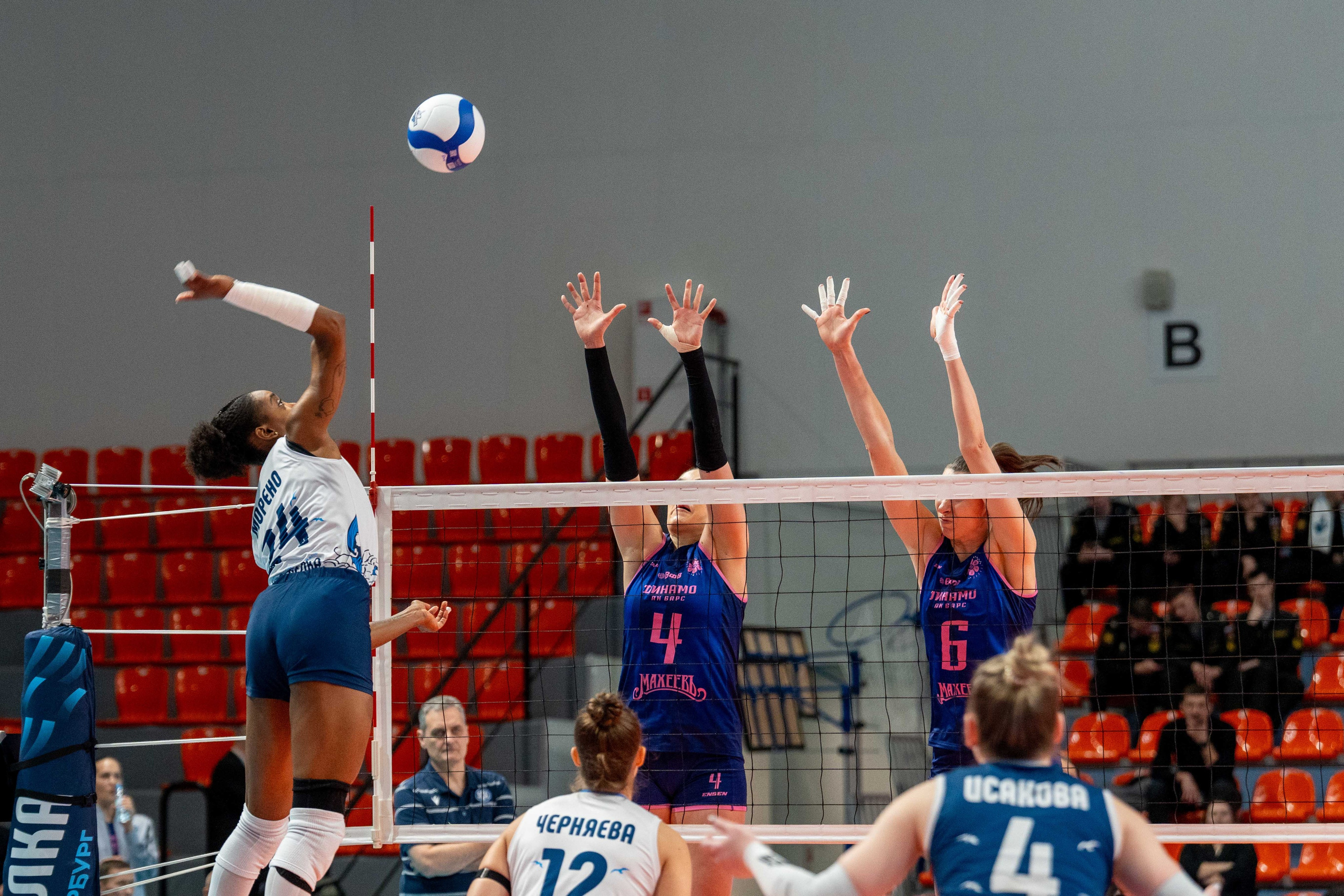 Корабелка — Динамо-Ак Барс (Казань): фотогалерея 15-го тура Суперлиги 2025/26 в Санкт-Петербурге | Антон Гауф. Спортивный фотограф в Санкт-Петербурге | Антон Гауф