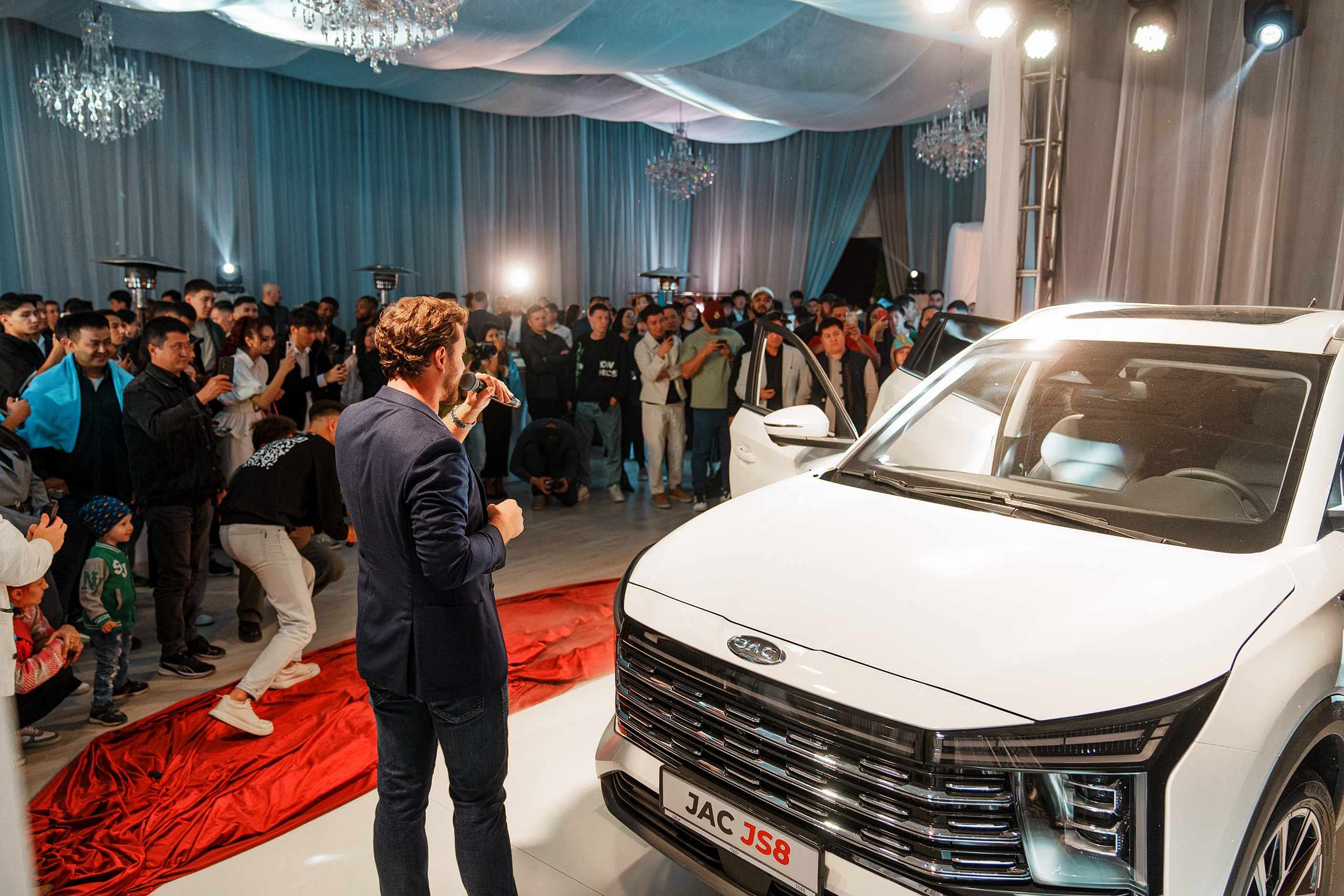 Презентация новой моделей JAC JS8. Фотограф TAULAN_1