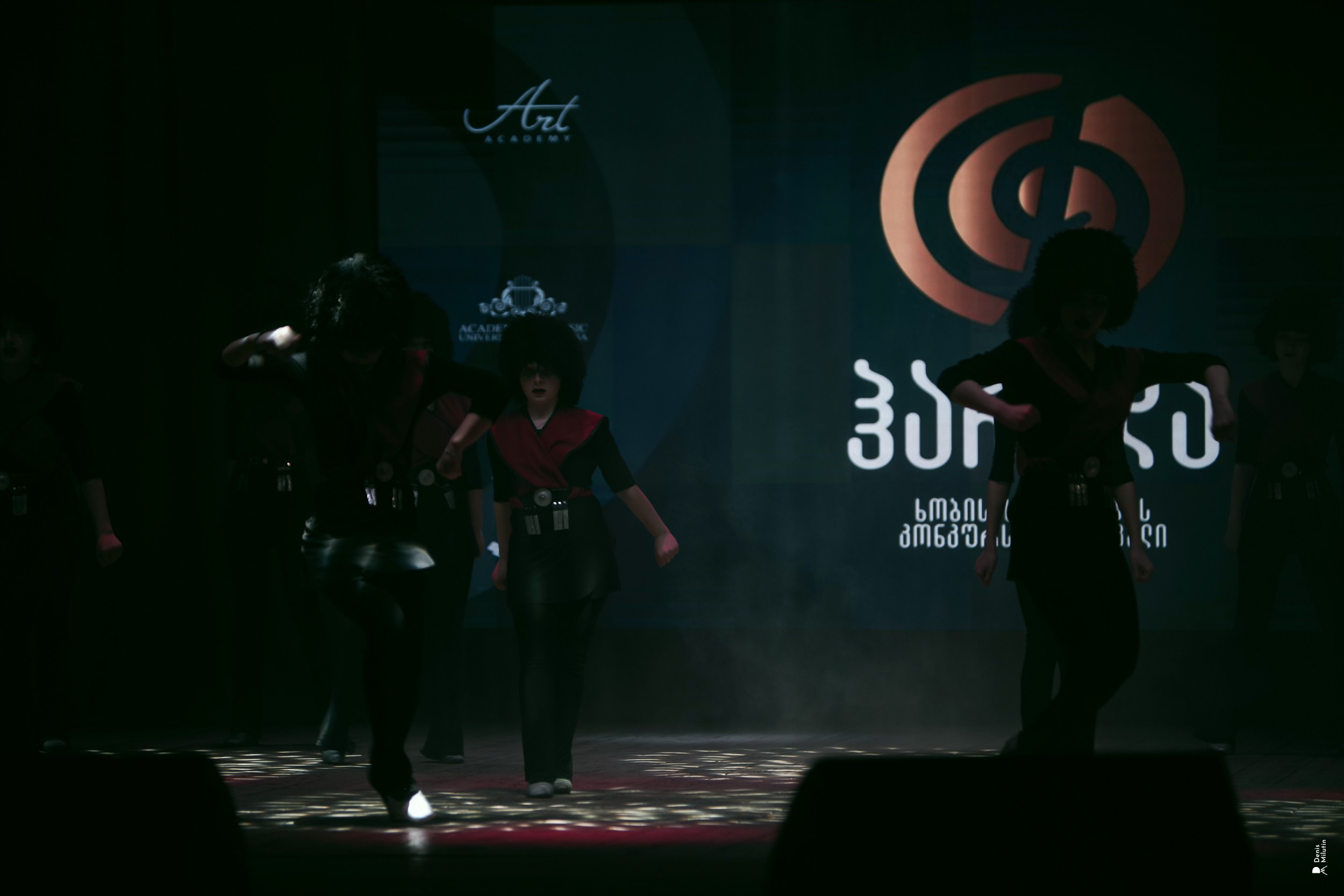 Танцы в Хоби. Портретный фотограф Денис Милютин