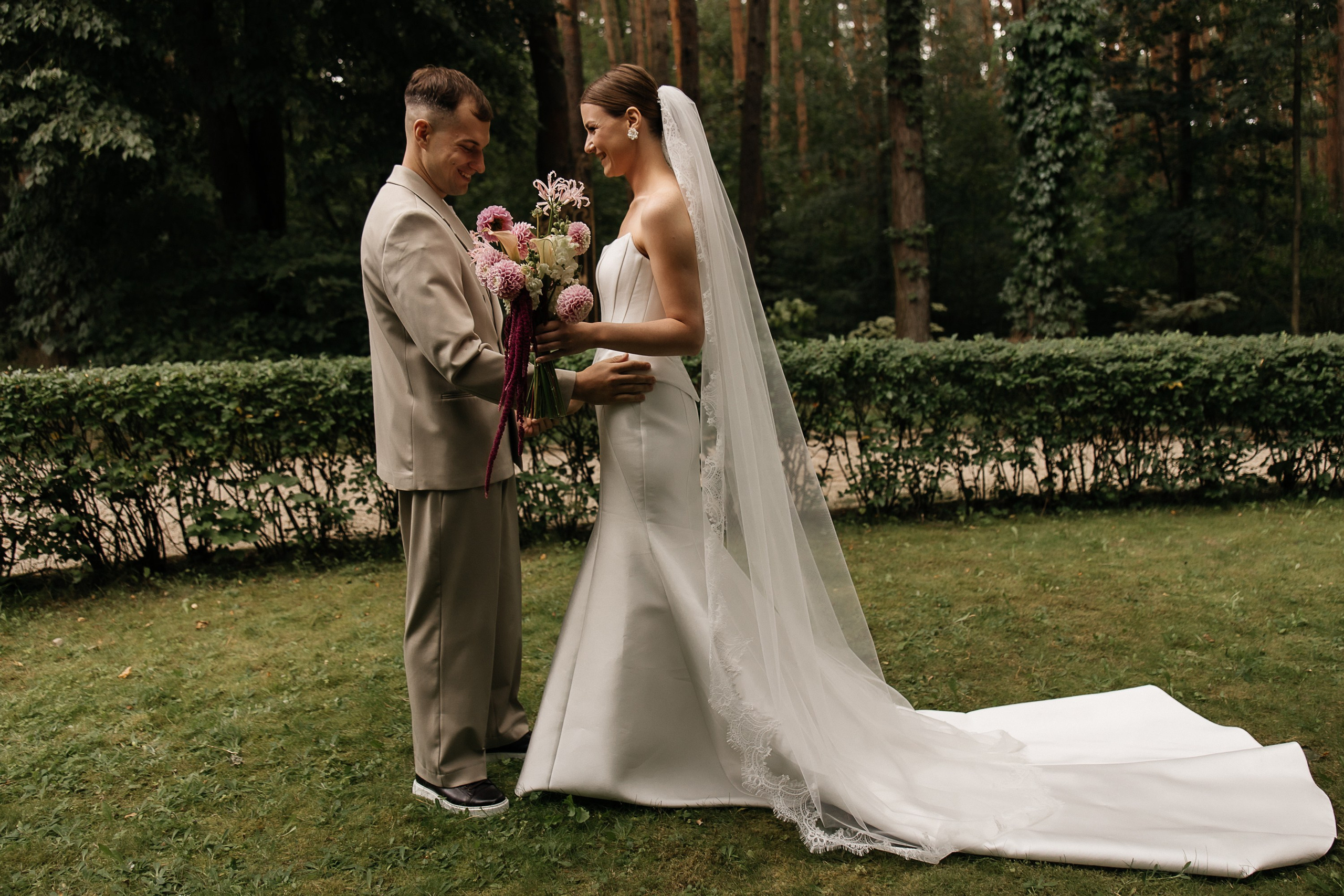 Свадьбная фотосессия в отеле Кронон (Гродно, Беларусь). Свадебный и семейный фотограф Виолетта Сидельникова. Краснодар, Россия, Беларусь, Европа