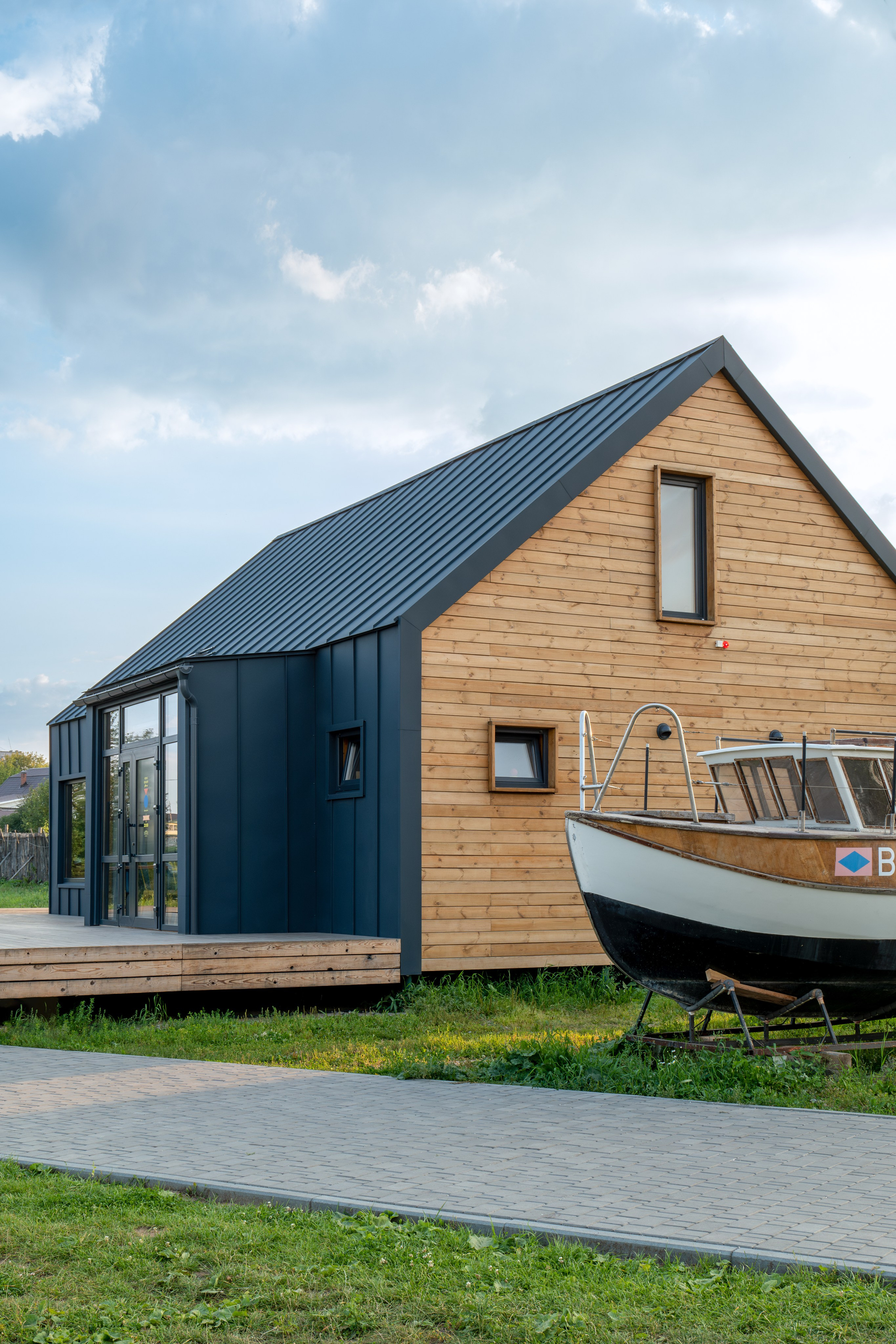 Кафе в городе Ревда. Водная станция. Интерьерный фотограф. Фотограф архитектуры