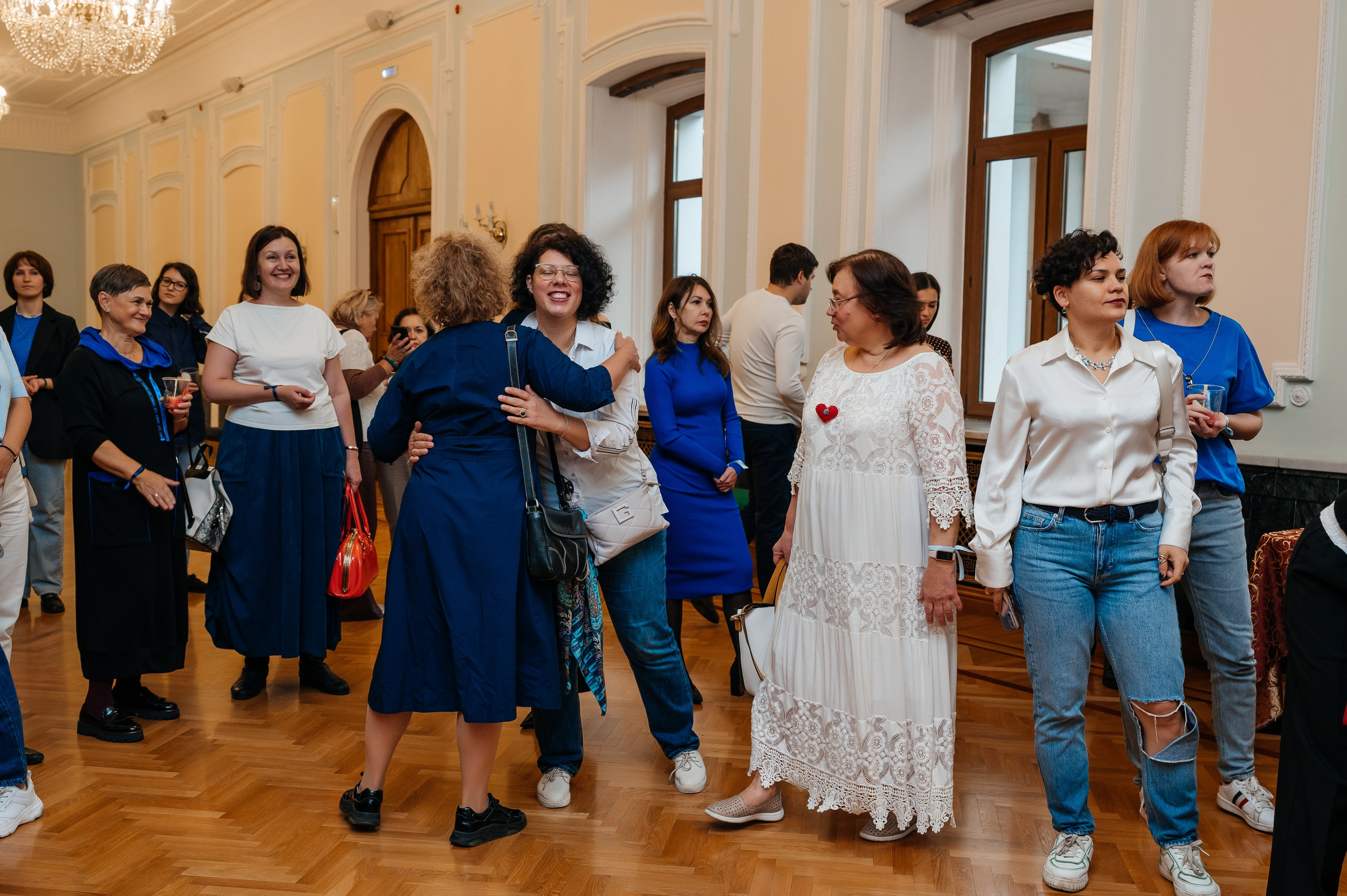 Открытие выставки Кати Васильевой в Молодежном театре. Wedding and family photographer USA