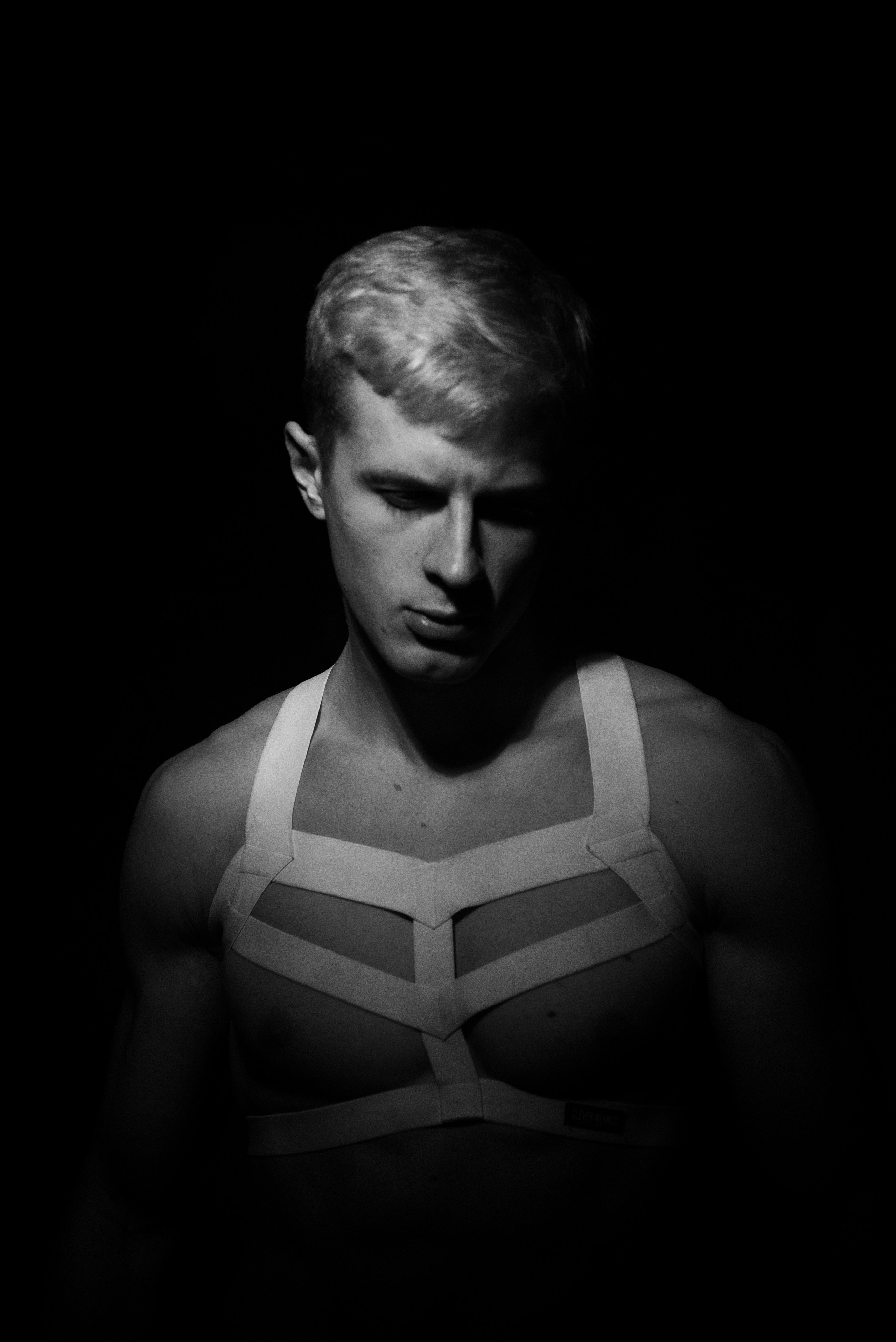 Егор/ню/18+. Портретный и архитектурный фотограф в Москве и Санкт-Петербурге