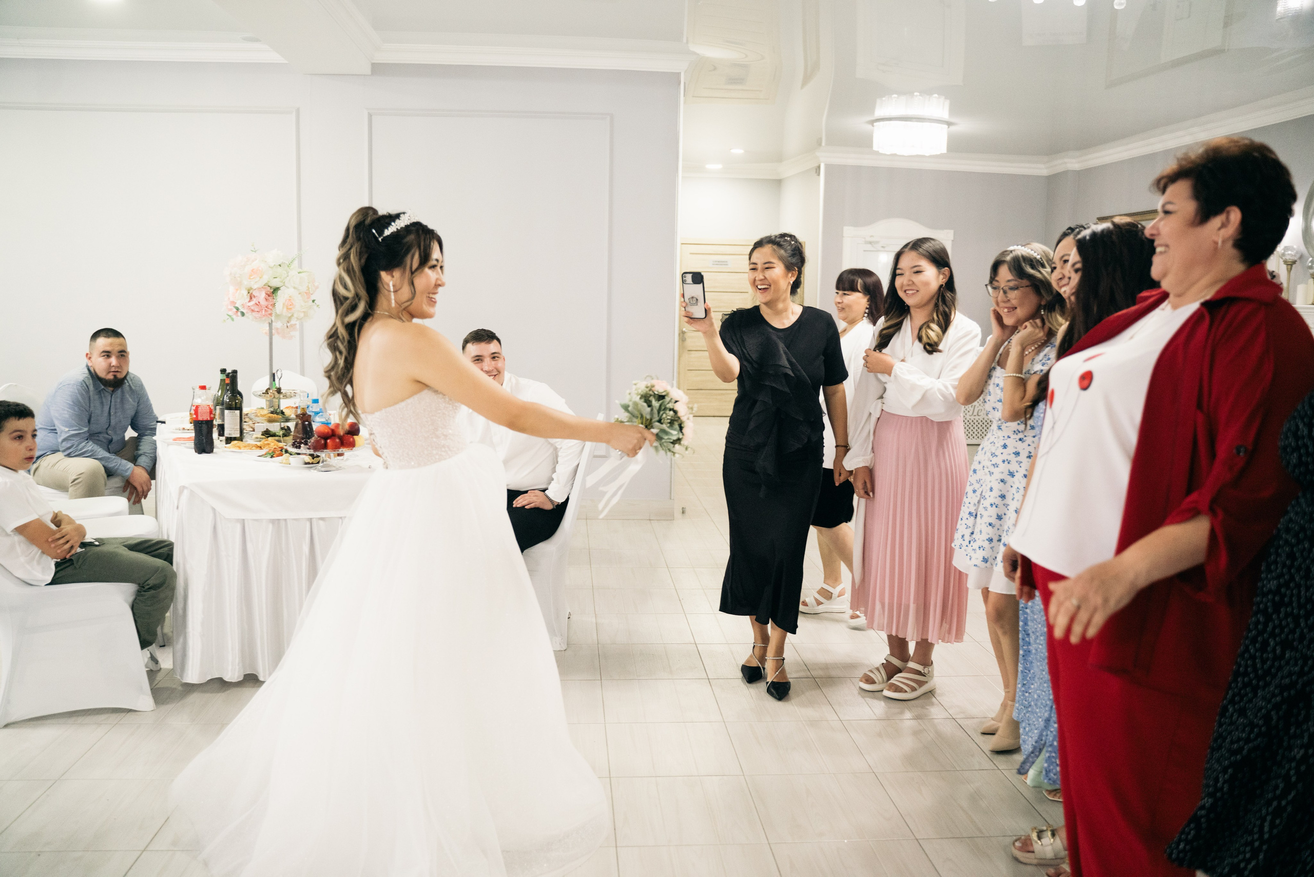 Ильнур и Динара. Свадебный день. Отбор. Кафе Ля делис. Семейный и свадебный фотограф Молодзяновская Елена