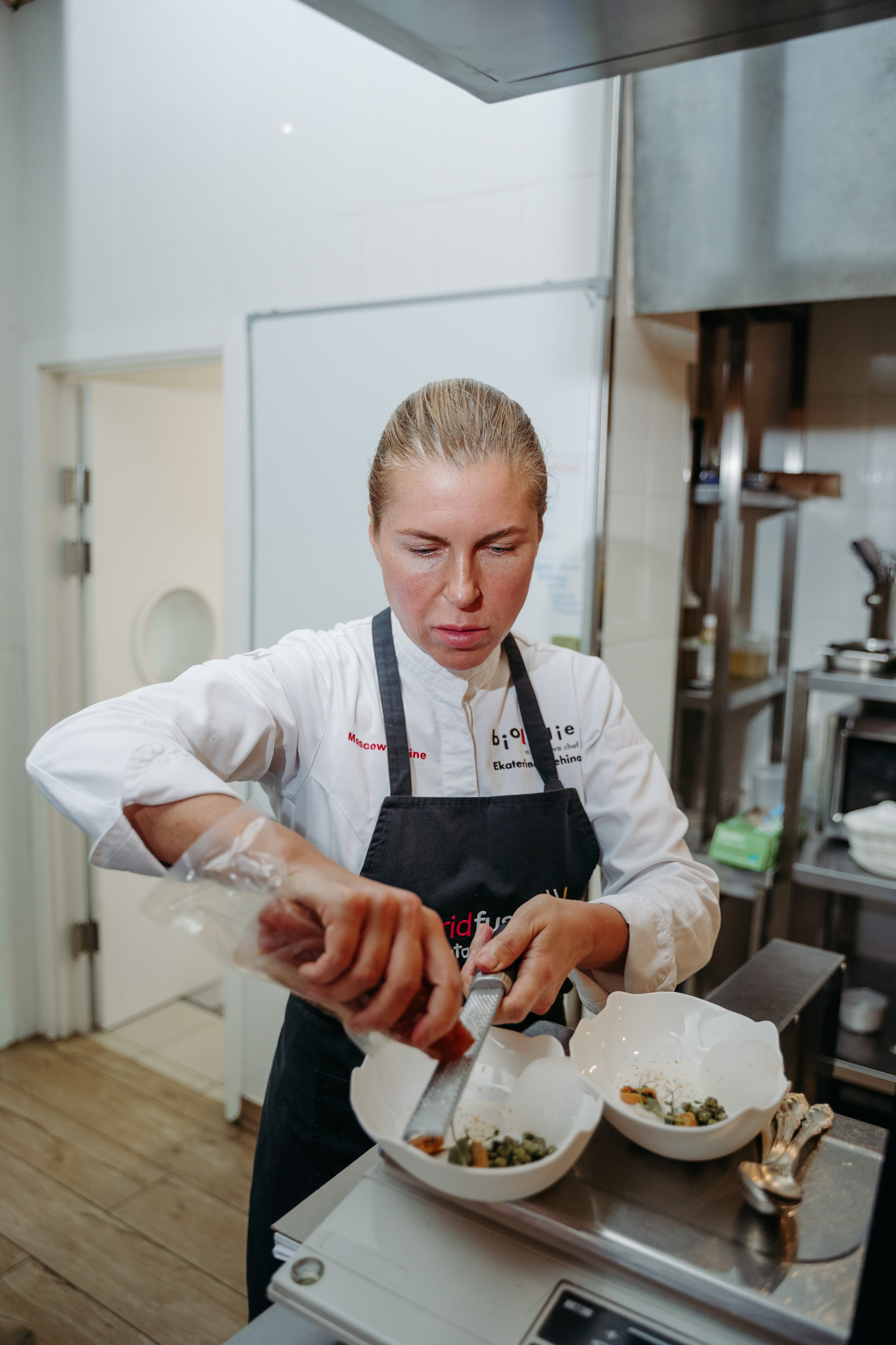 Открытый ужин с Mishlen Шеф Поварами. Репортажный и свадебный фотограф в Москве Рая Небогатова