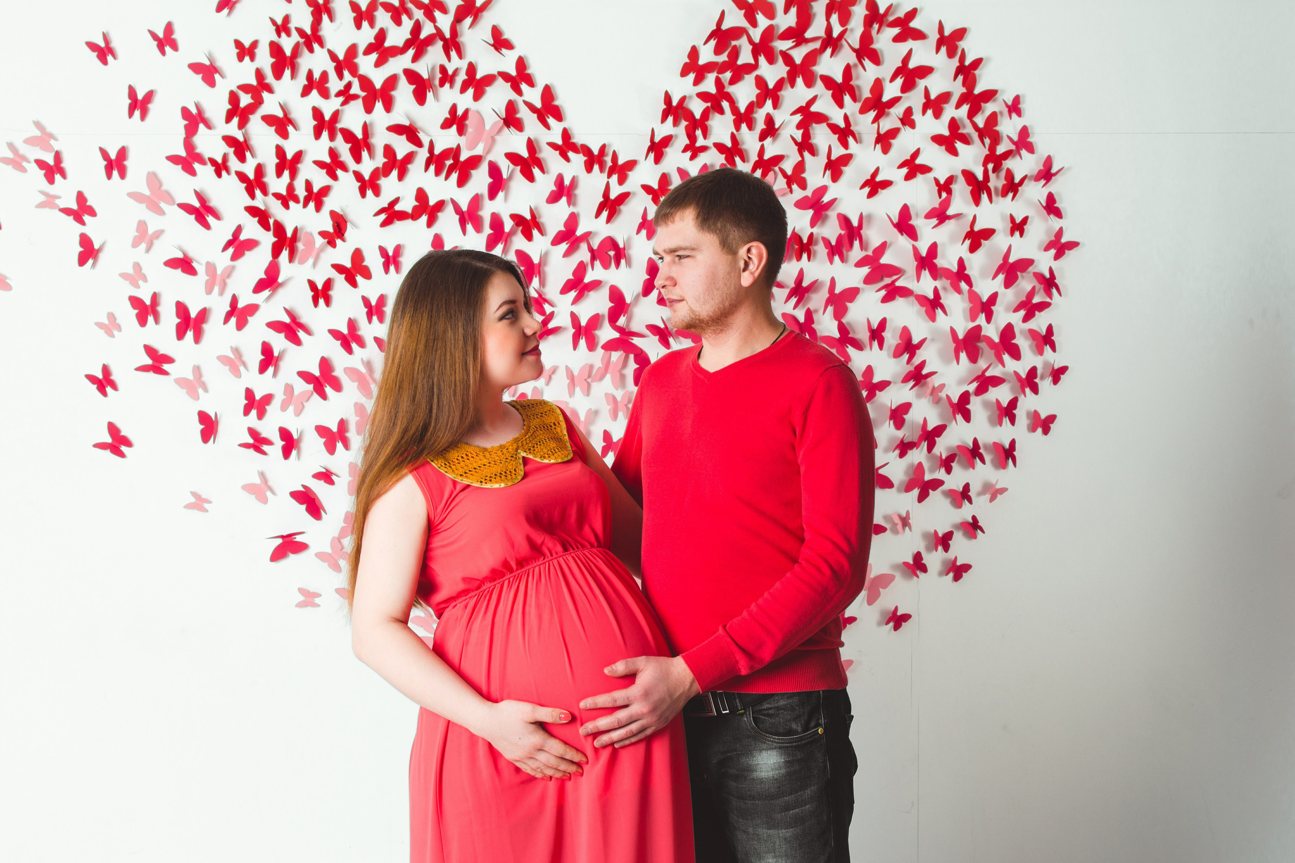 Дарья с мужем в ожидании чуда. Портретный креативный творческий фотограф в Казани Михаил Бушенев
