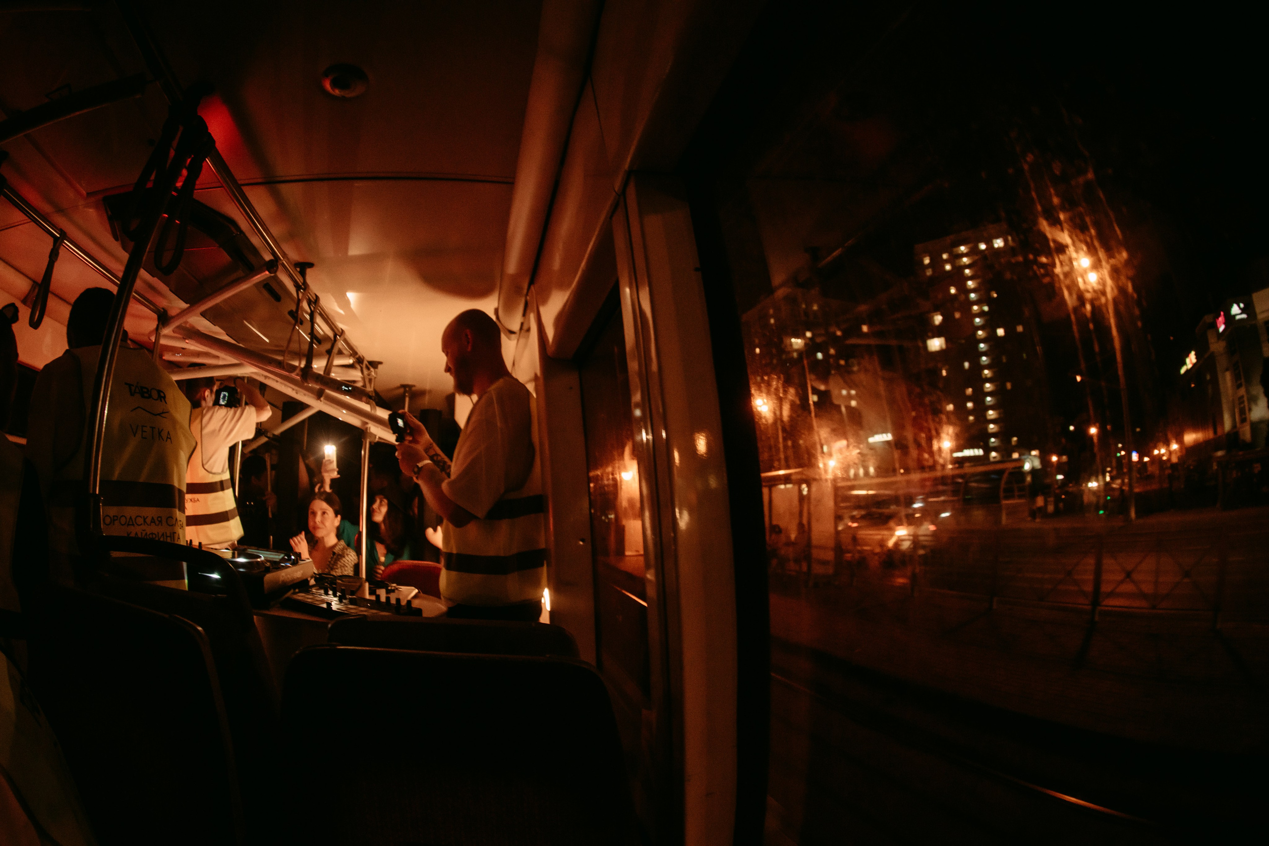Вечеринка в трамвае / 2024. Саша Копылов, фотограф в Казани
