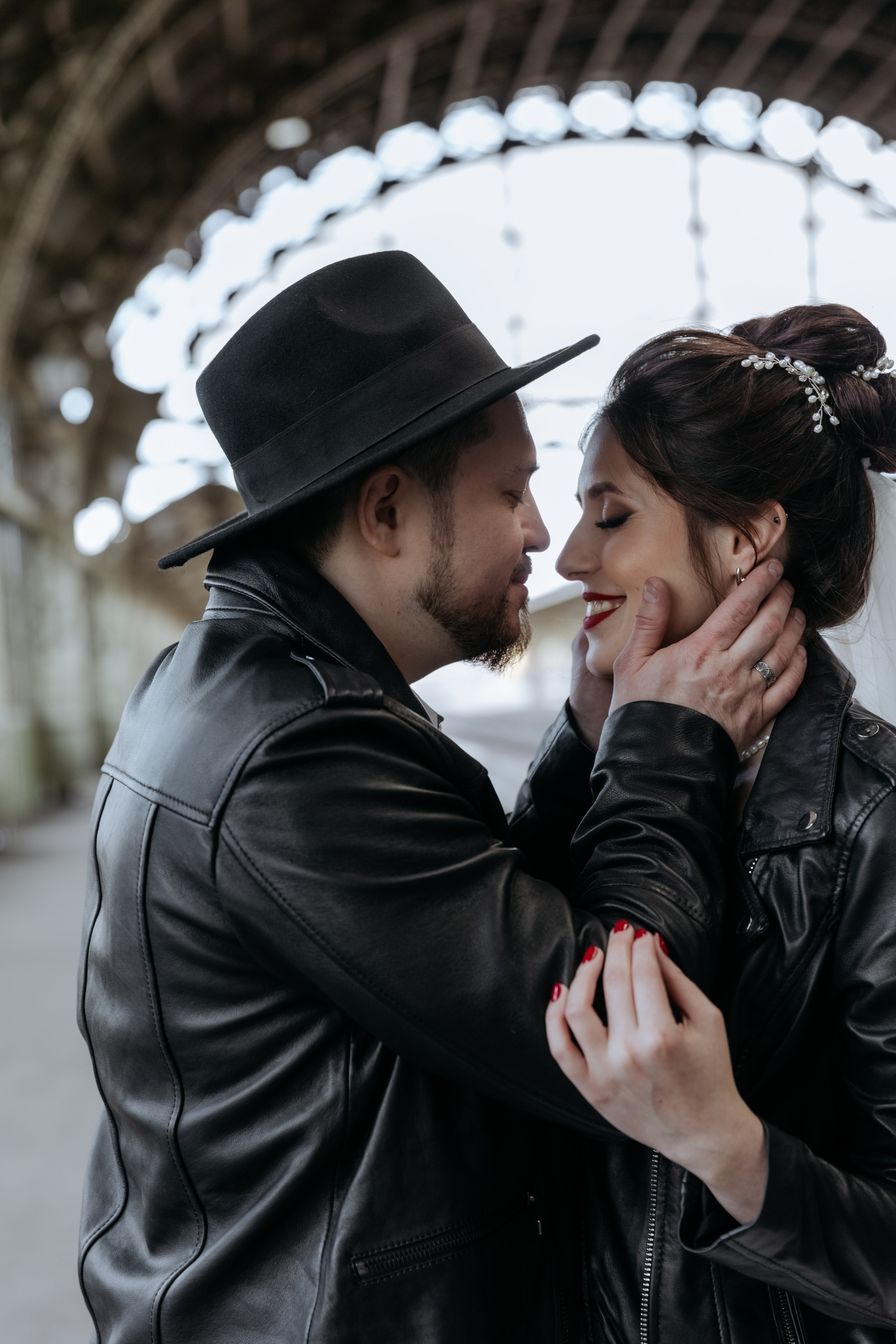 Ты молчишь, а я улыбаюсь, Мария. Свадебный и репортажный фотограф в Санкт-Петербурге