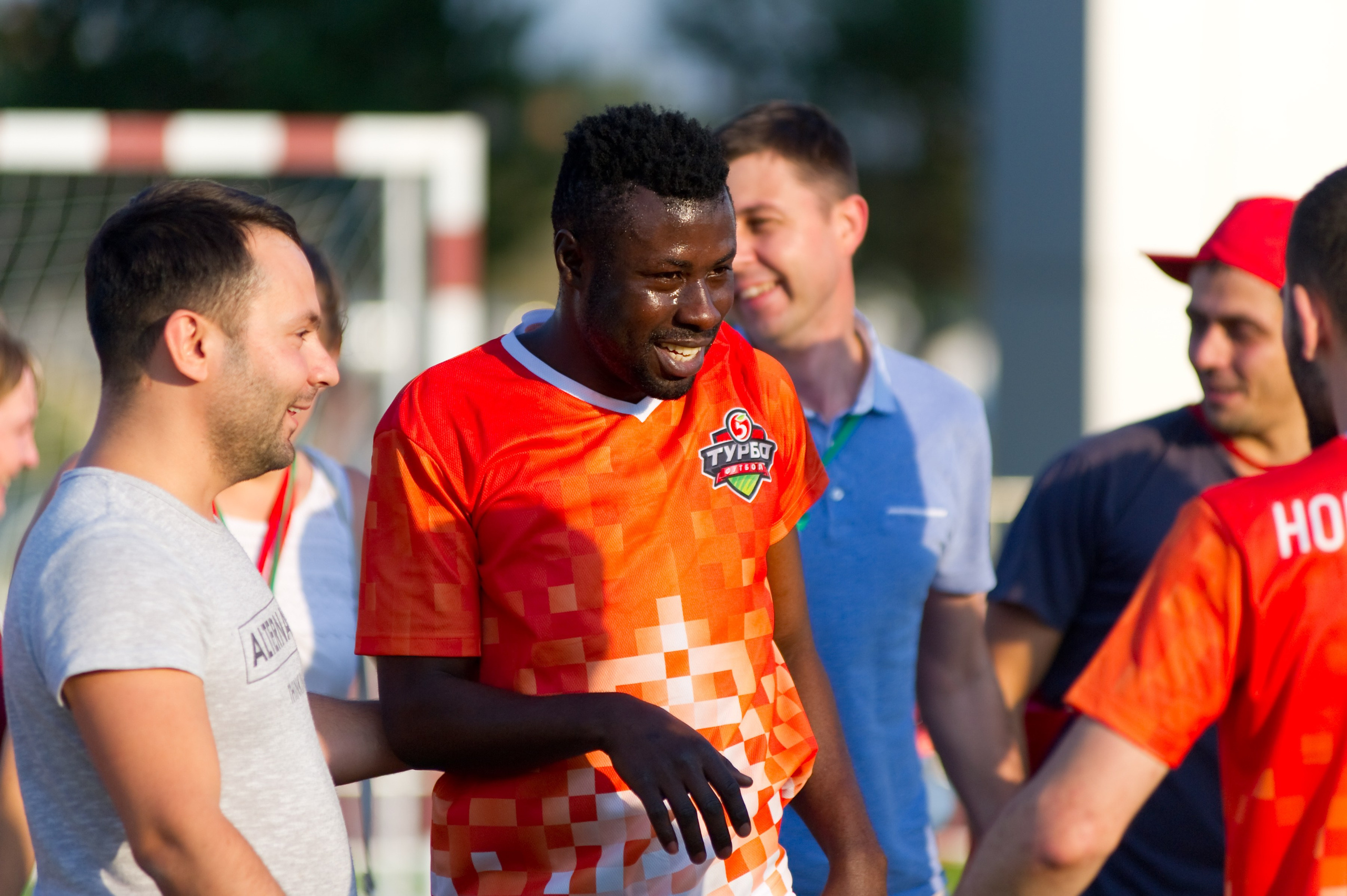 Турбофутбол (корпоративное соревнование «Пятерочки»). Репортажный фотограф и видеограф Слава Думчев. Тимбилдинги, отчетники, корпоративы