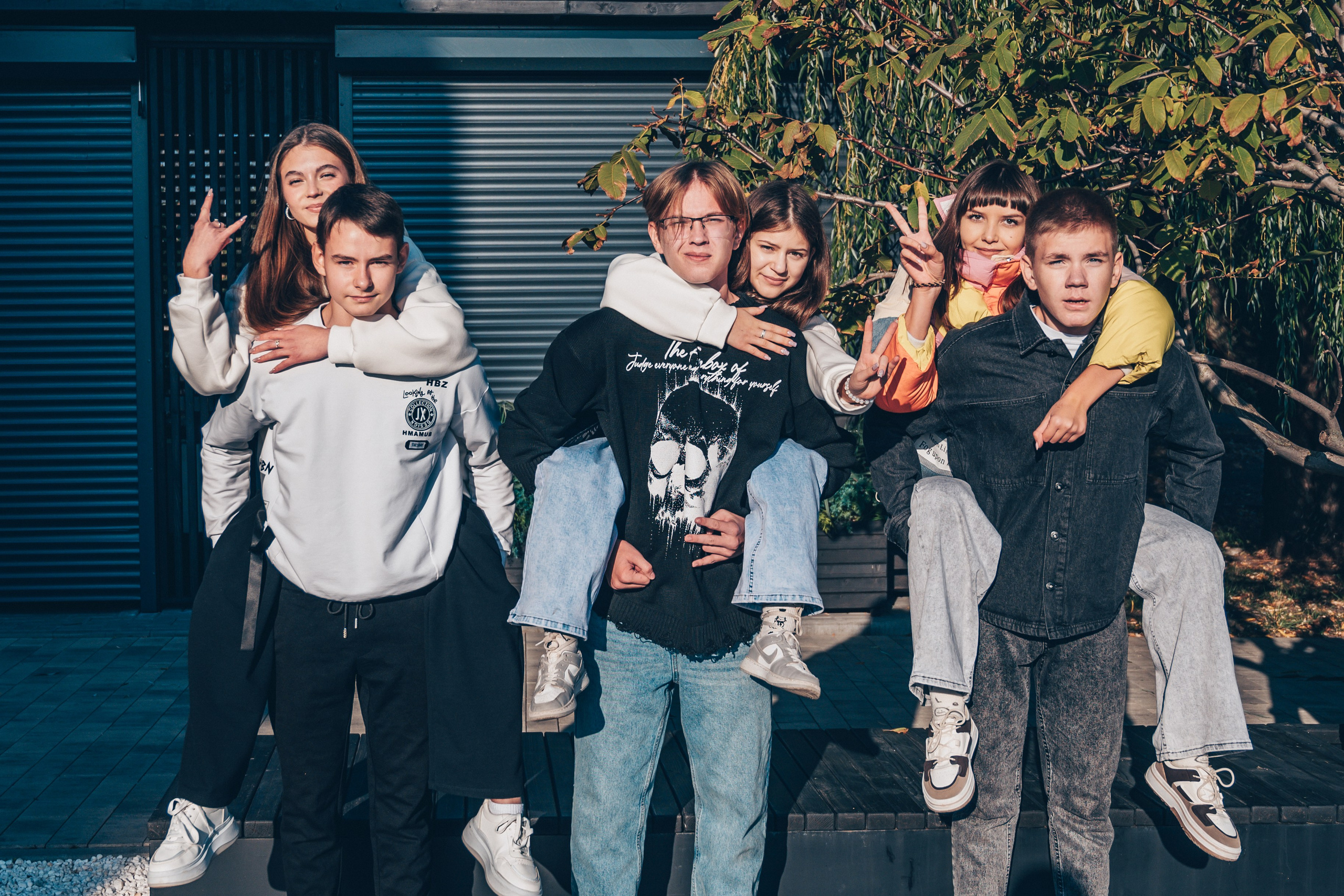 В парке. Выпускные альбомы и Школьный фотограф в Алексеевке, Бирюче, Красном