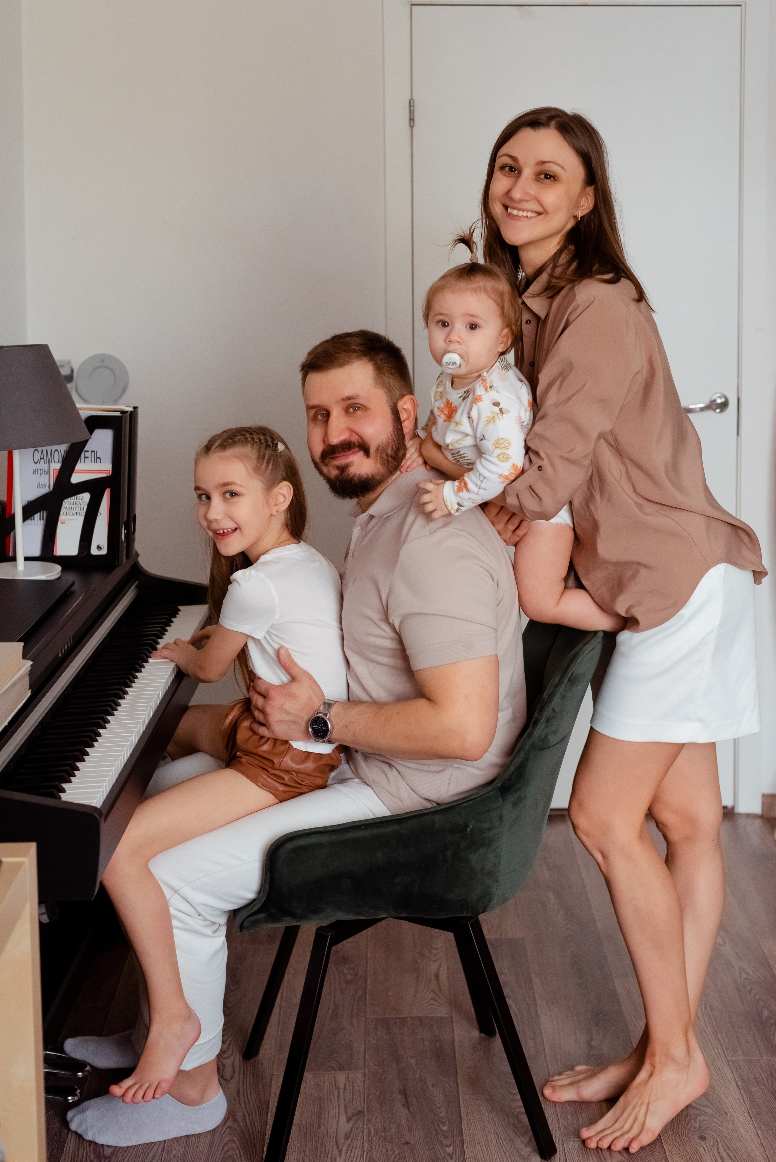 Семейная фотосессия дома. Фотограф Юлия Кондратьева