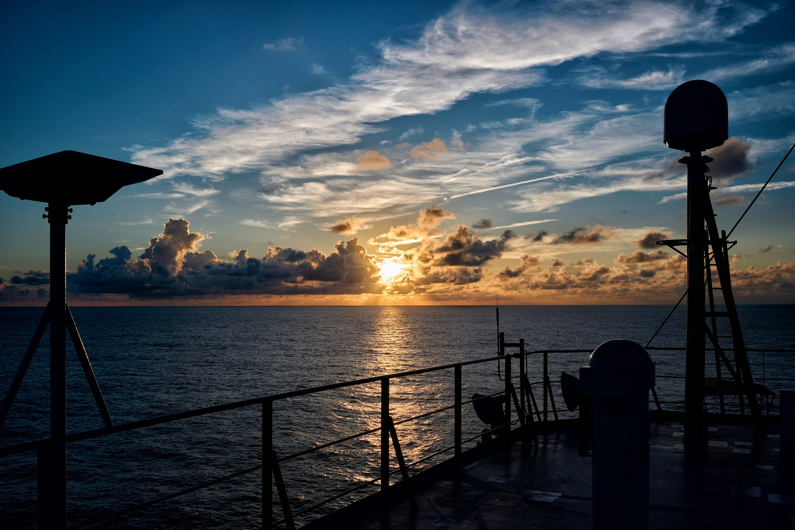 Романтика работы в море. Romanticism of work at sea. Яркие фото на Чёрном море