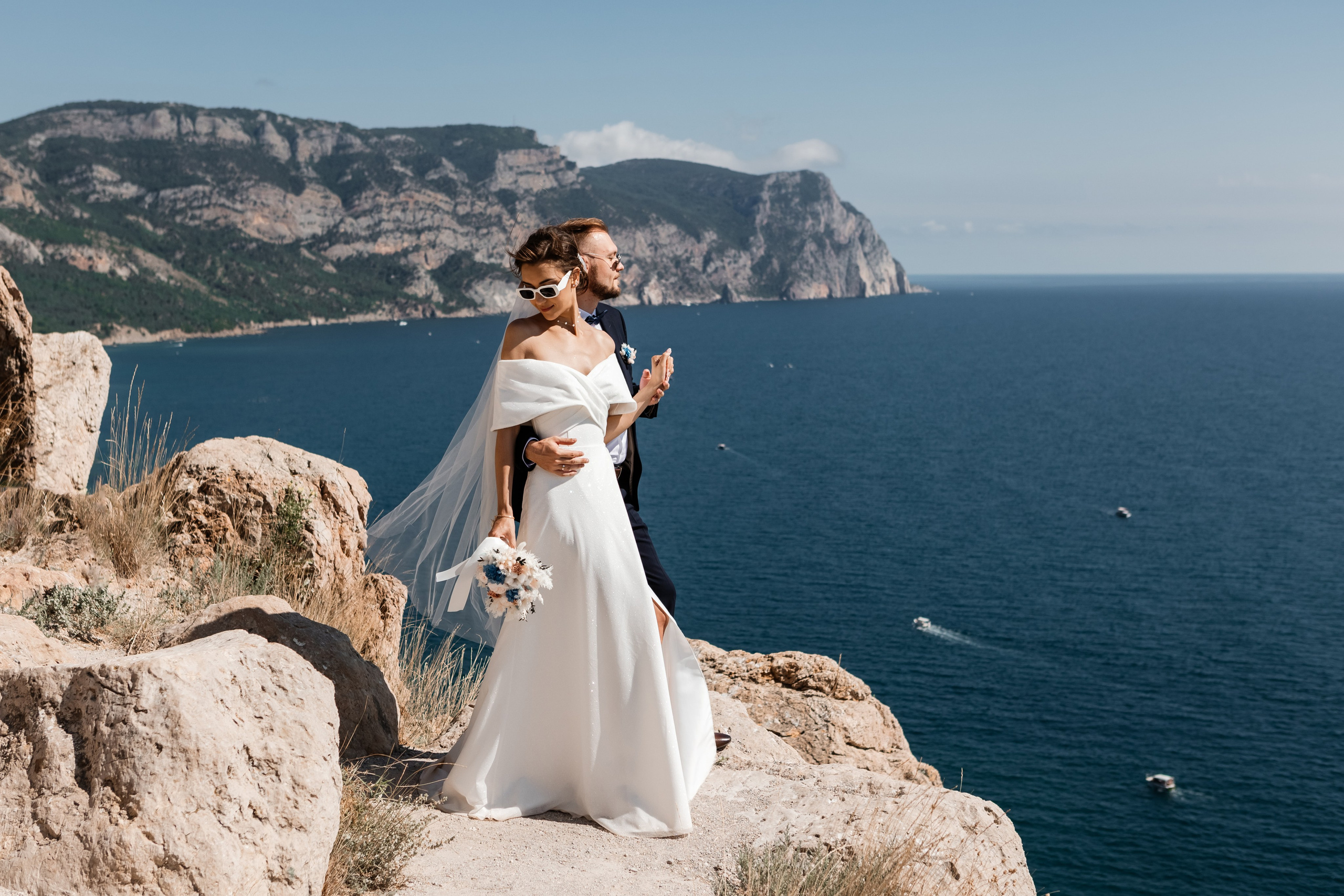 Свадебная съёмка в Балаклаве в крепости Чембало. Свадебный фотограф, фотосъемка в Крыму, Севастополе, Симферополе, Ялте