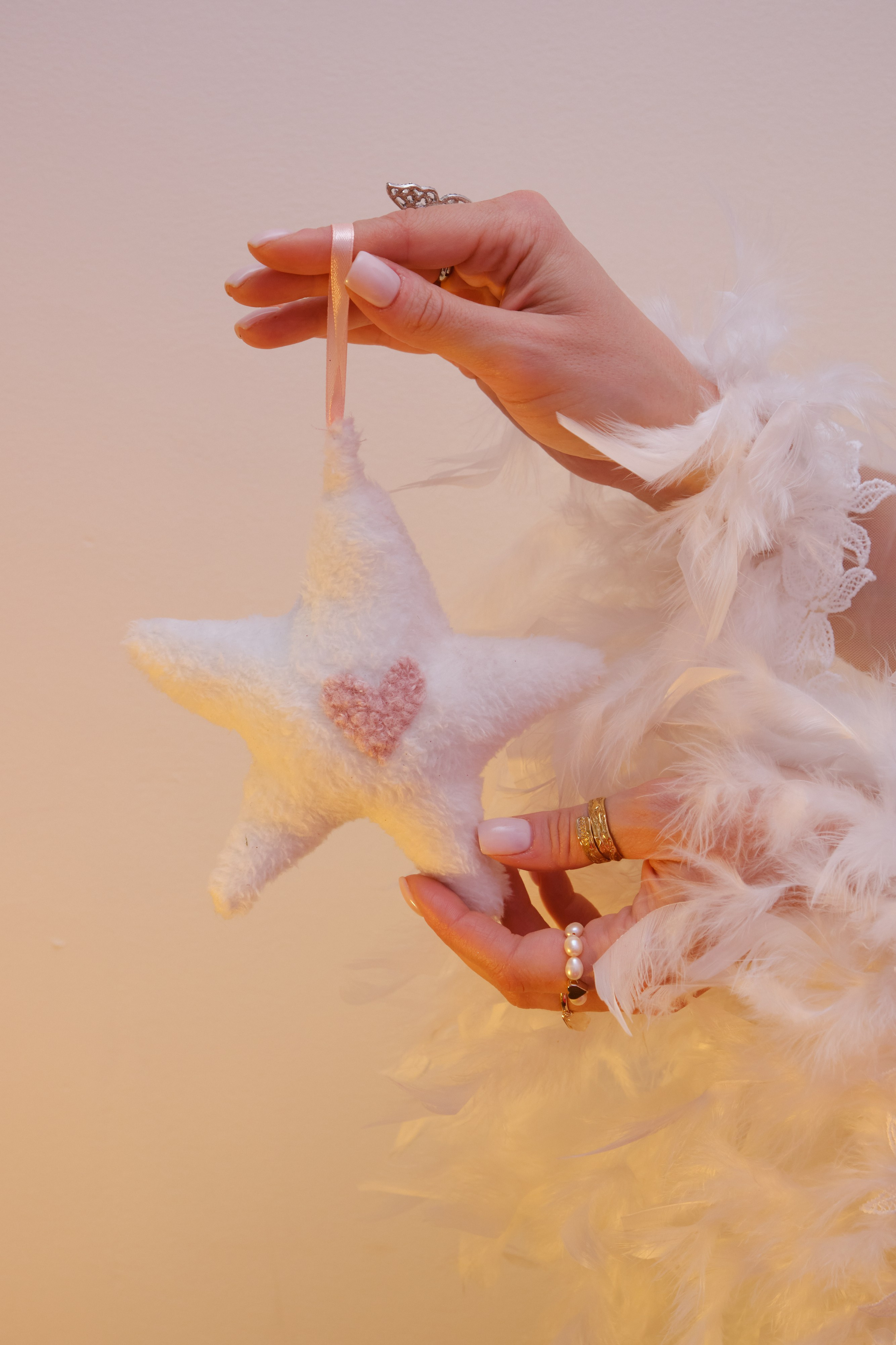 Игрушки и подушки. Предмет искусства