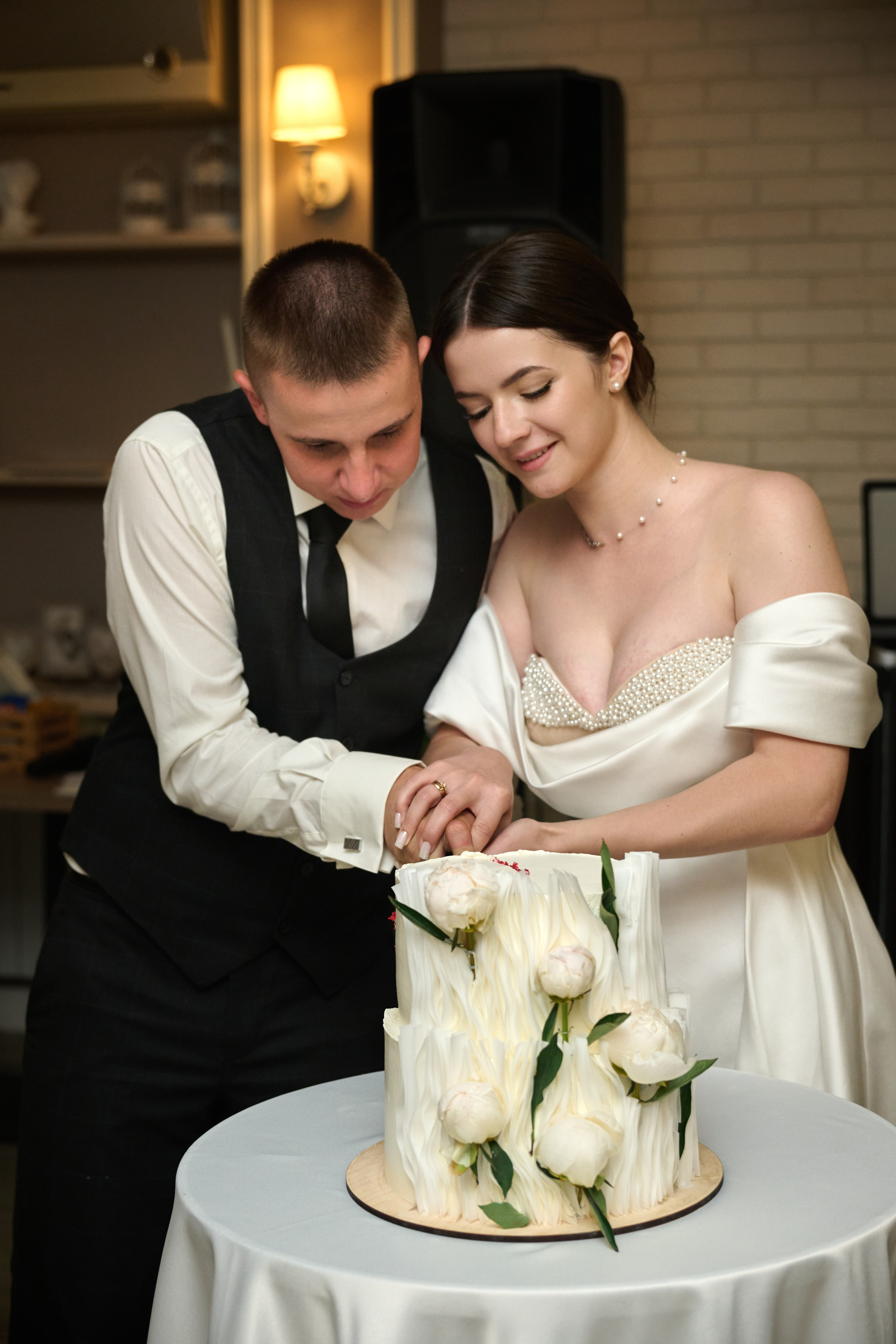 Свадебная фотосессия Никиты и Ангелины в Старом Осколе. Профессиональный фотограф Старый Оскол, Губкин — свадьба, венчание, крещение, юбилей и день рождения