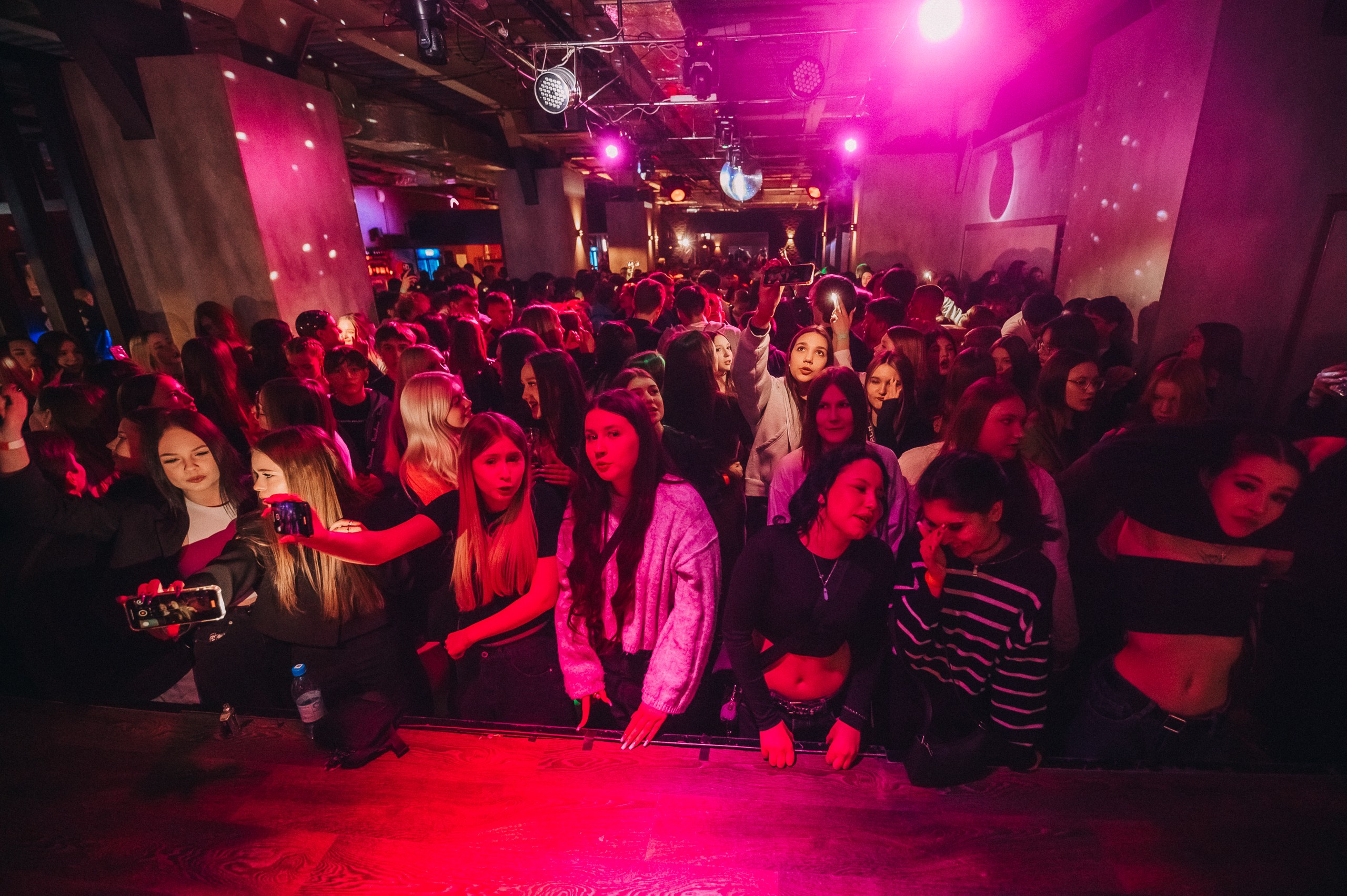 8 MARCH WOMENS DAY PARTY. Фотограф в Кемерово Владислав Шульц