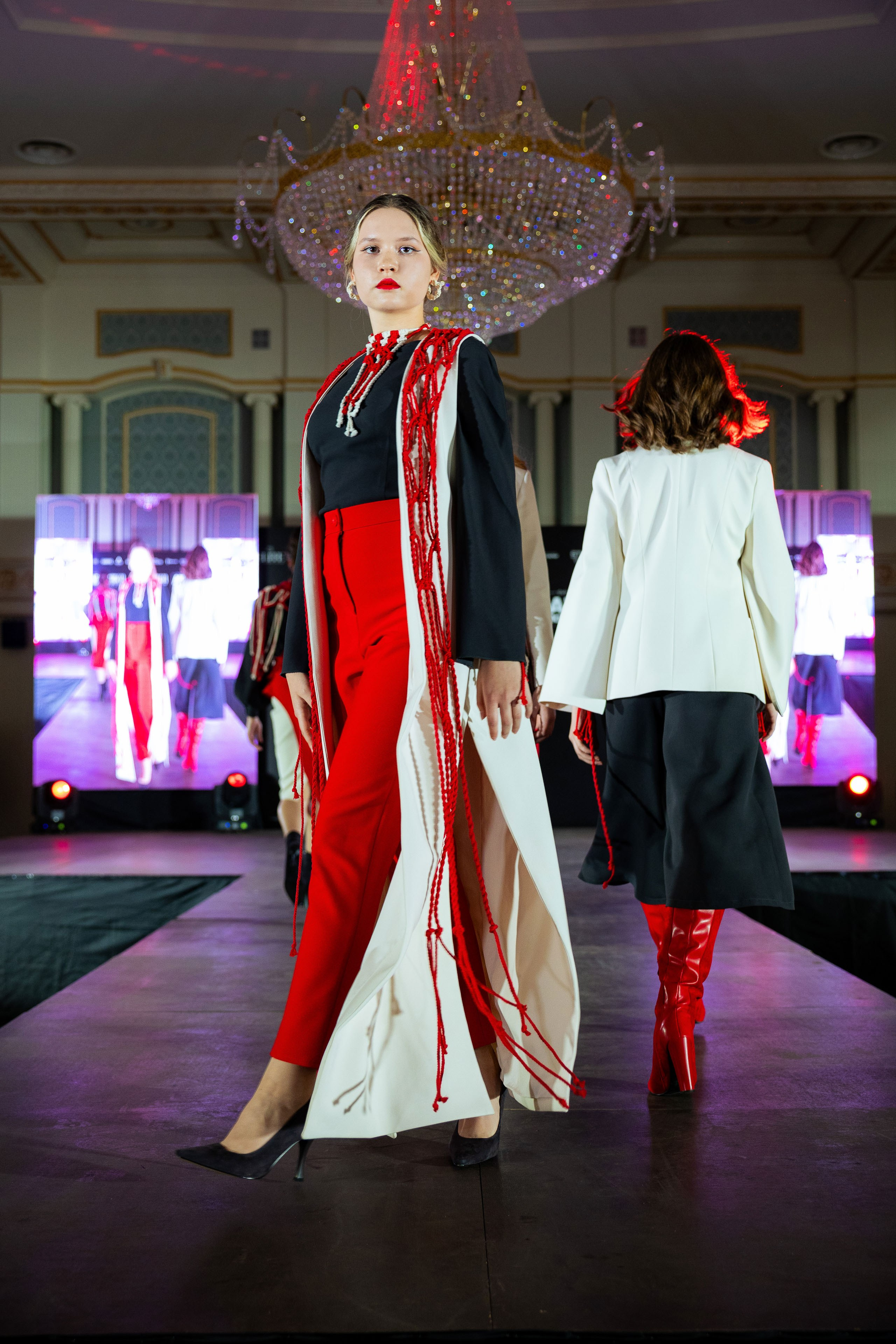 Арт-подиум «Цвета Удмуртии». Показ мод [25/10/24]. Фотограф Виноградов Константин