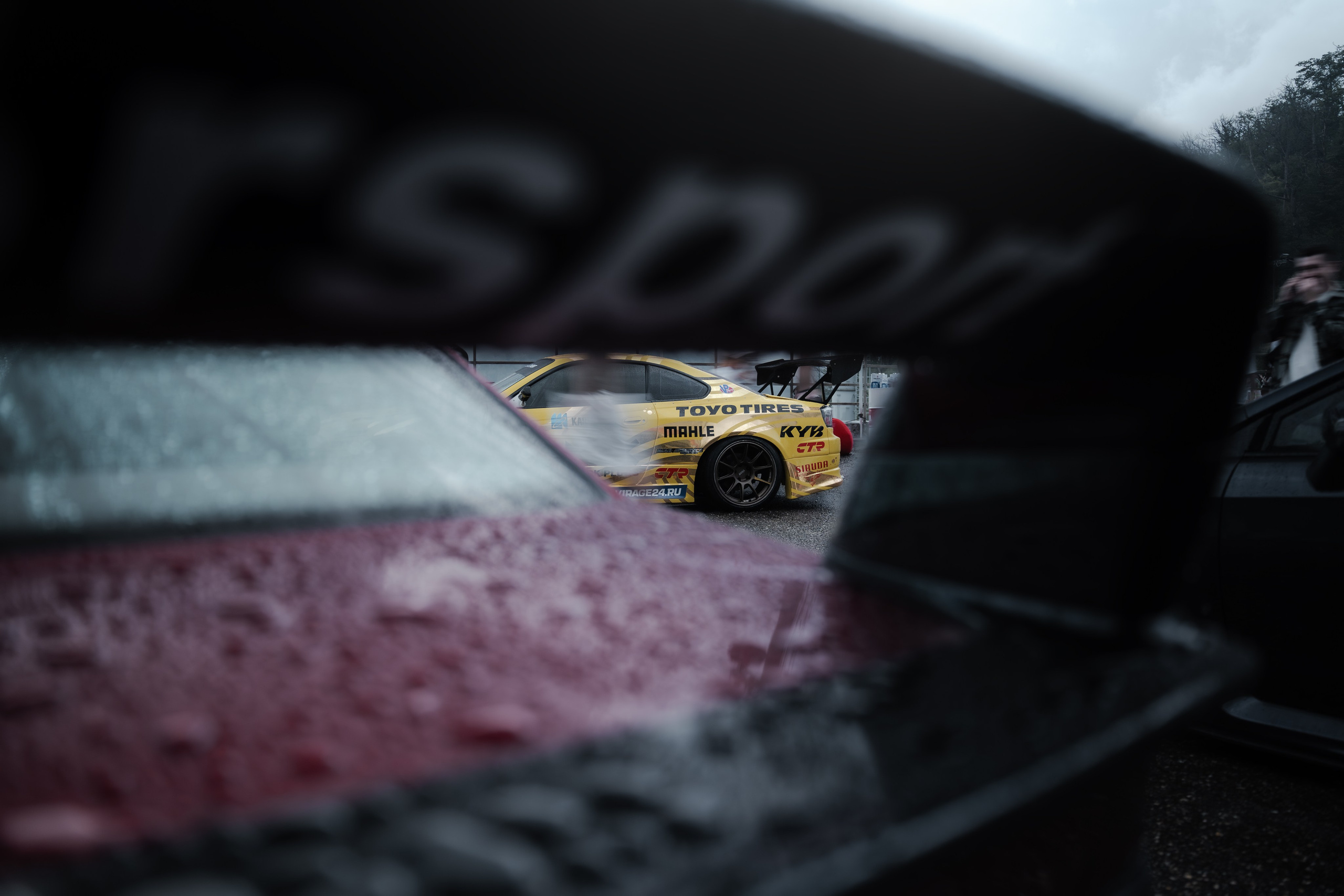 //GROUNDED2025. Автомобильный фотограф