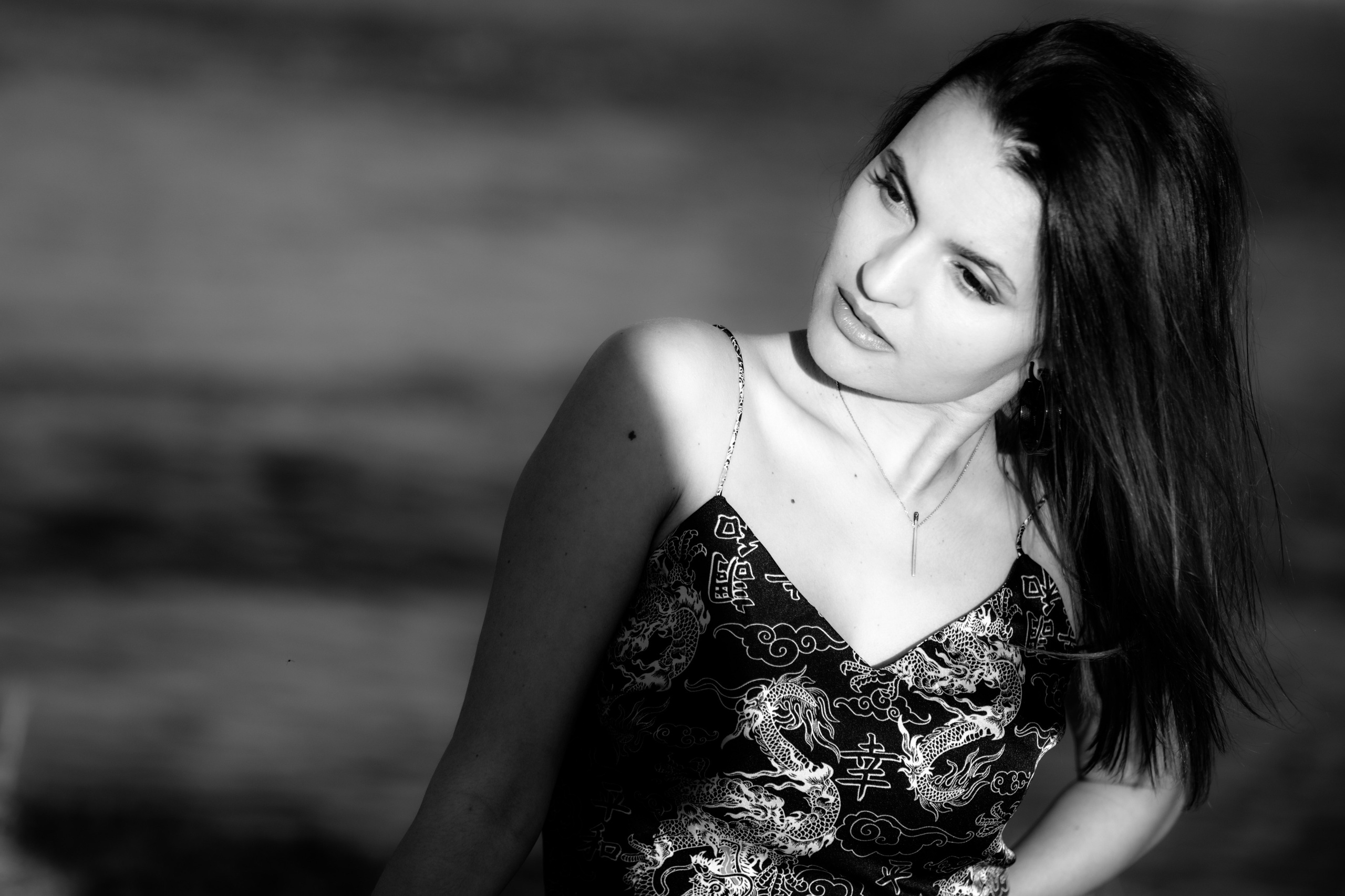 Черное и белое. Профессиональный фотограф и видеооператор