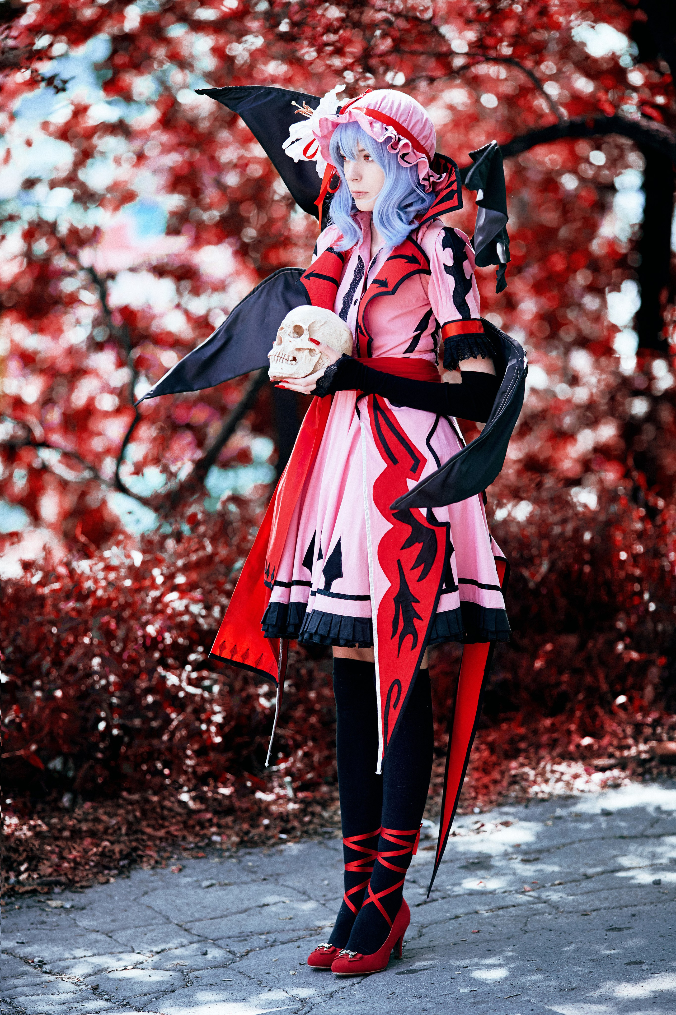 Девушка в образе Ремилии Скарлет из Toho Project - индивидуальная косплей фотосъёмка во Владивостоке и Находке