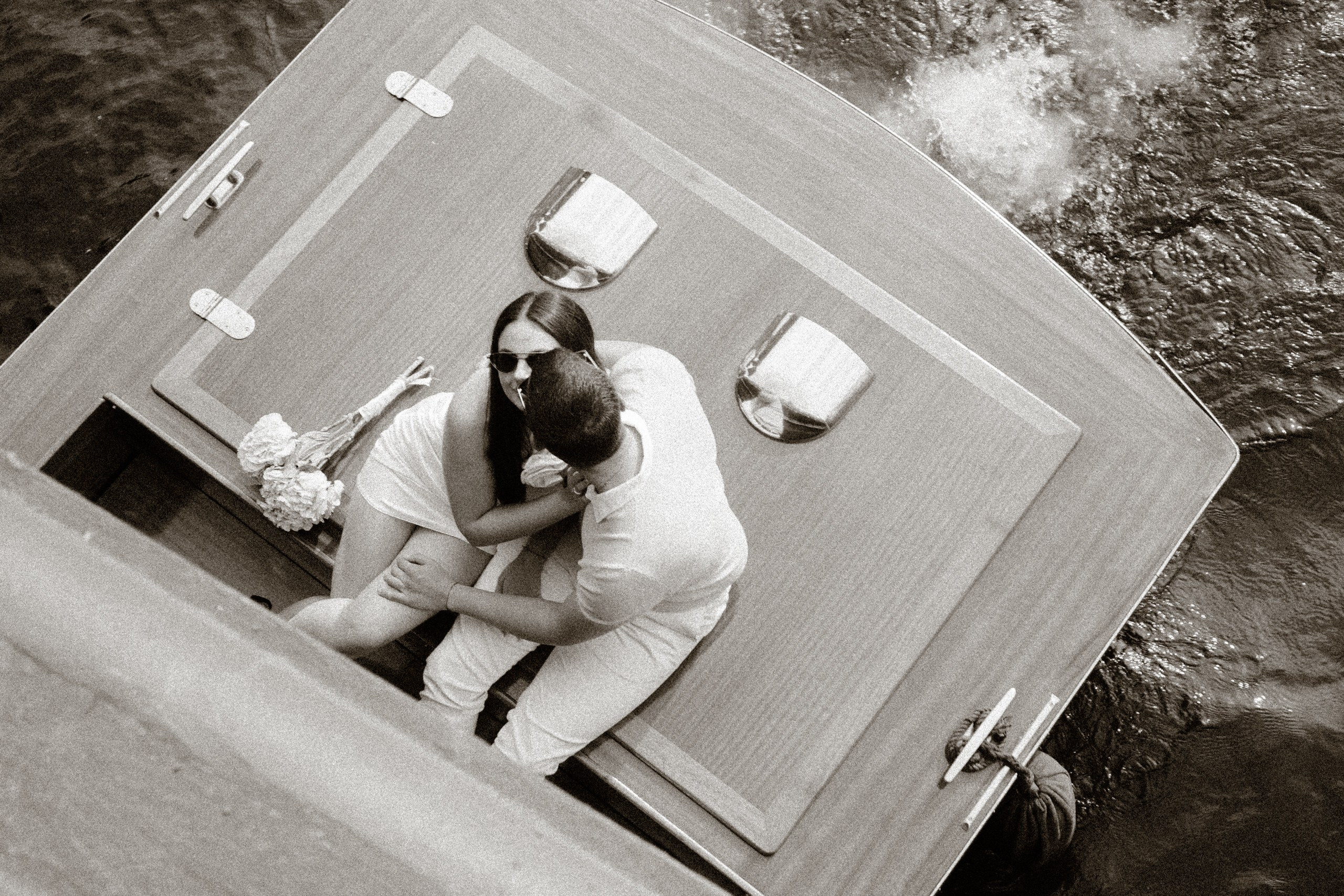 СВАДЕНБНАЯ СЬЕМКА НА КАТЕРЕ ПО КАНАЛАМ САНКТ-ПЕТЕРБУРГА И В АКВАТОРИИ НЕВЫ. Профессиональный фотограф, Санкт-Петербург — Виктория Богомолова