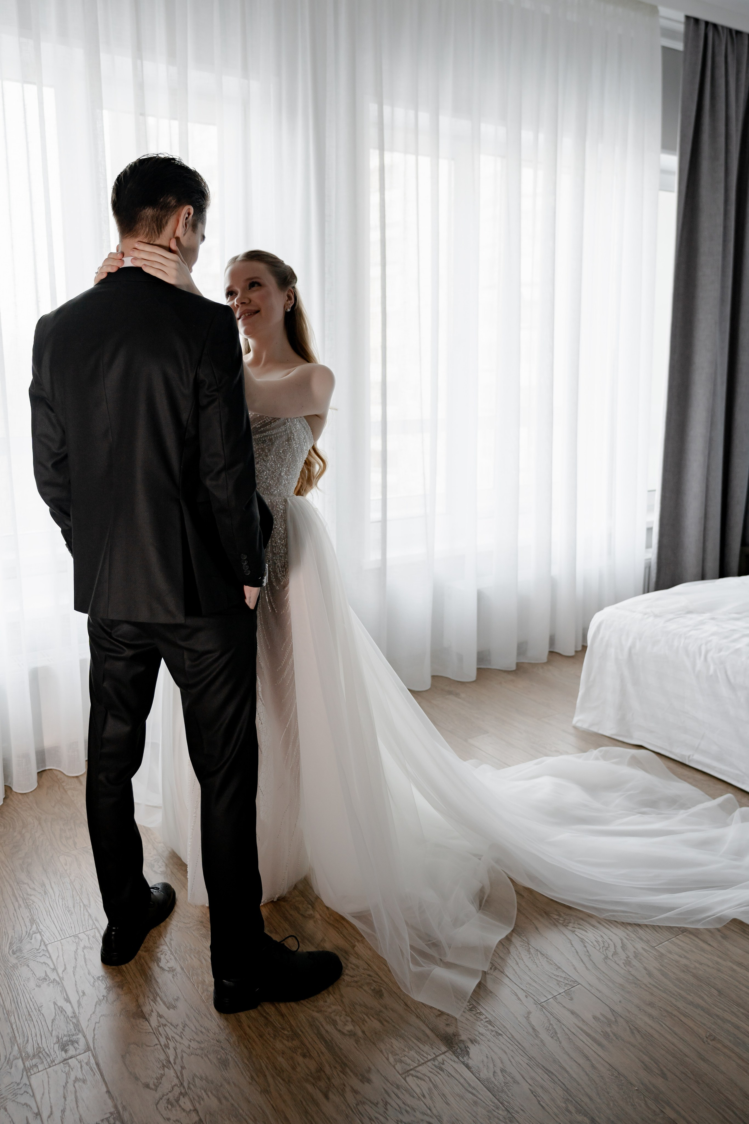 СВАДЕБНАЯ СЬЕМКА СБОРОВ В ОТЕЛЕ И ВЫЕЗД НА ЦЕРЕМОНИЮ (СНЯТО В СИБИРЕ В НИЖНЕВАРТОВСКЕ)М. Профессиональный фотограф, Санкт-Петербург — Виктория Богомолова