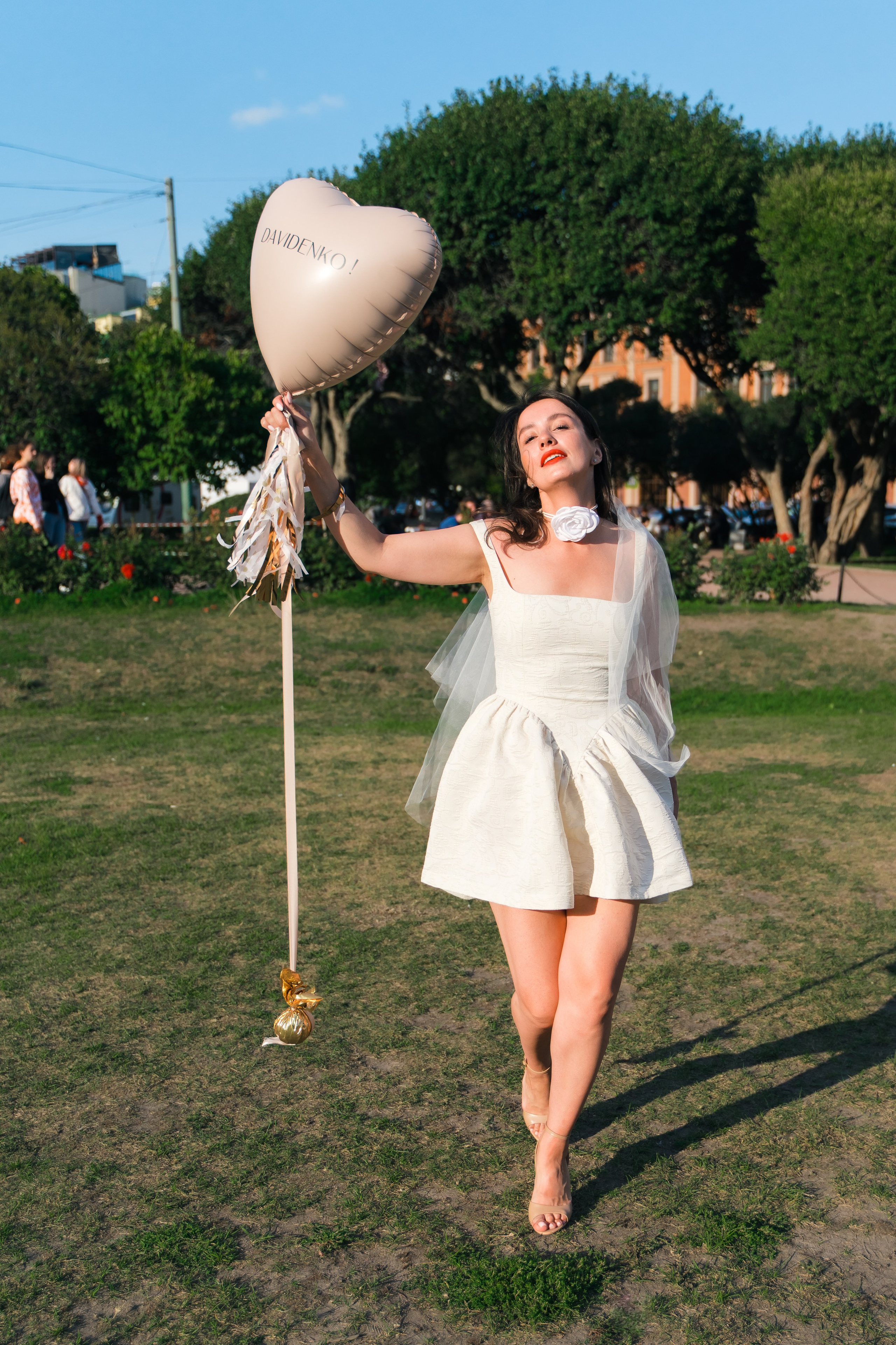 Фотосъемка девичника, встреча девушек, веселые женские портреты