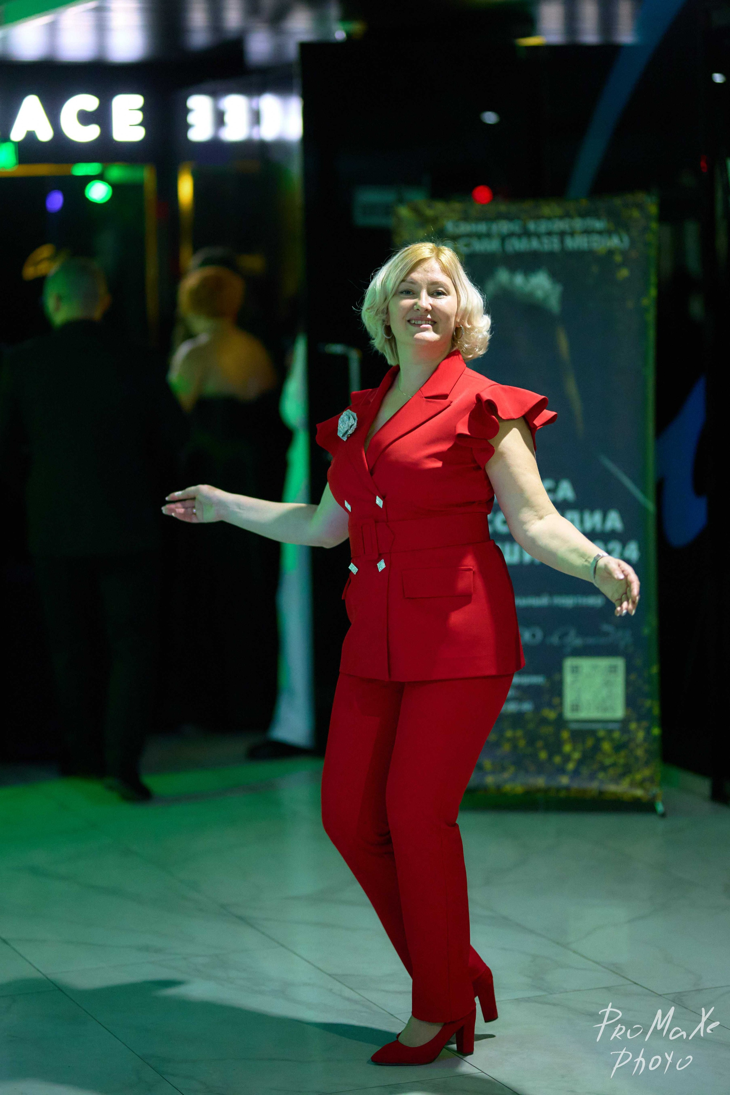 Зал КРАСА МАСС-МЕДИА ЧУВАШИИ. Владимир Суздалов (ProMaXe) — Портретный фотограф, тематические фотосессии в Чебоксарах