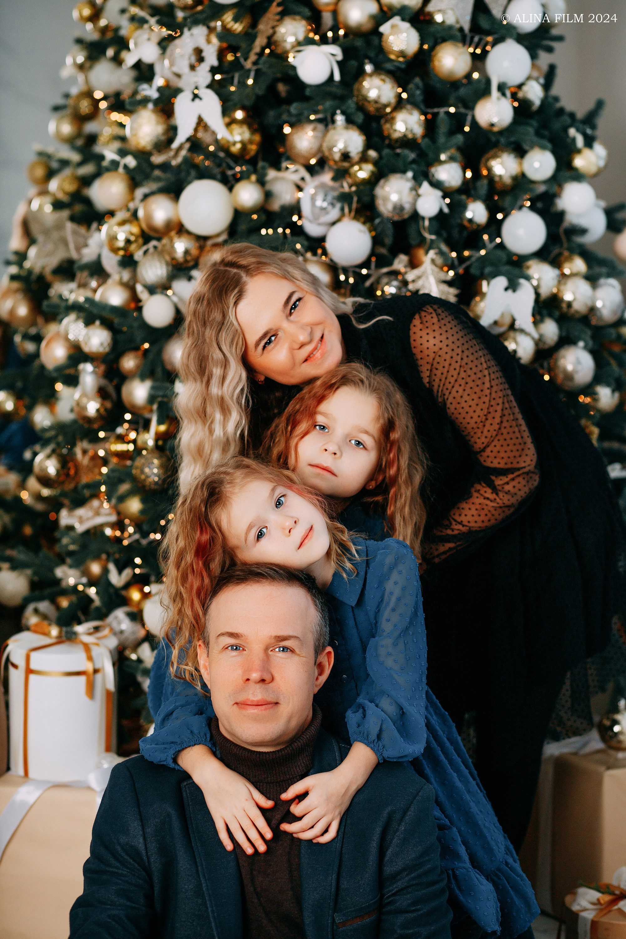 Студийная семейная фотосессия. Фотограф в Санкт-Петербурге Alina Film