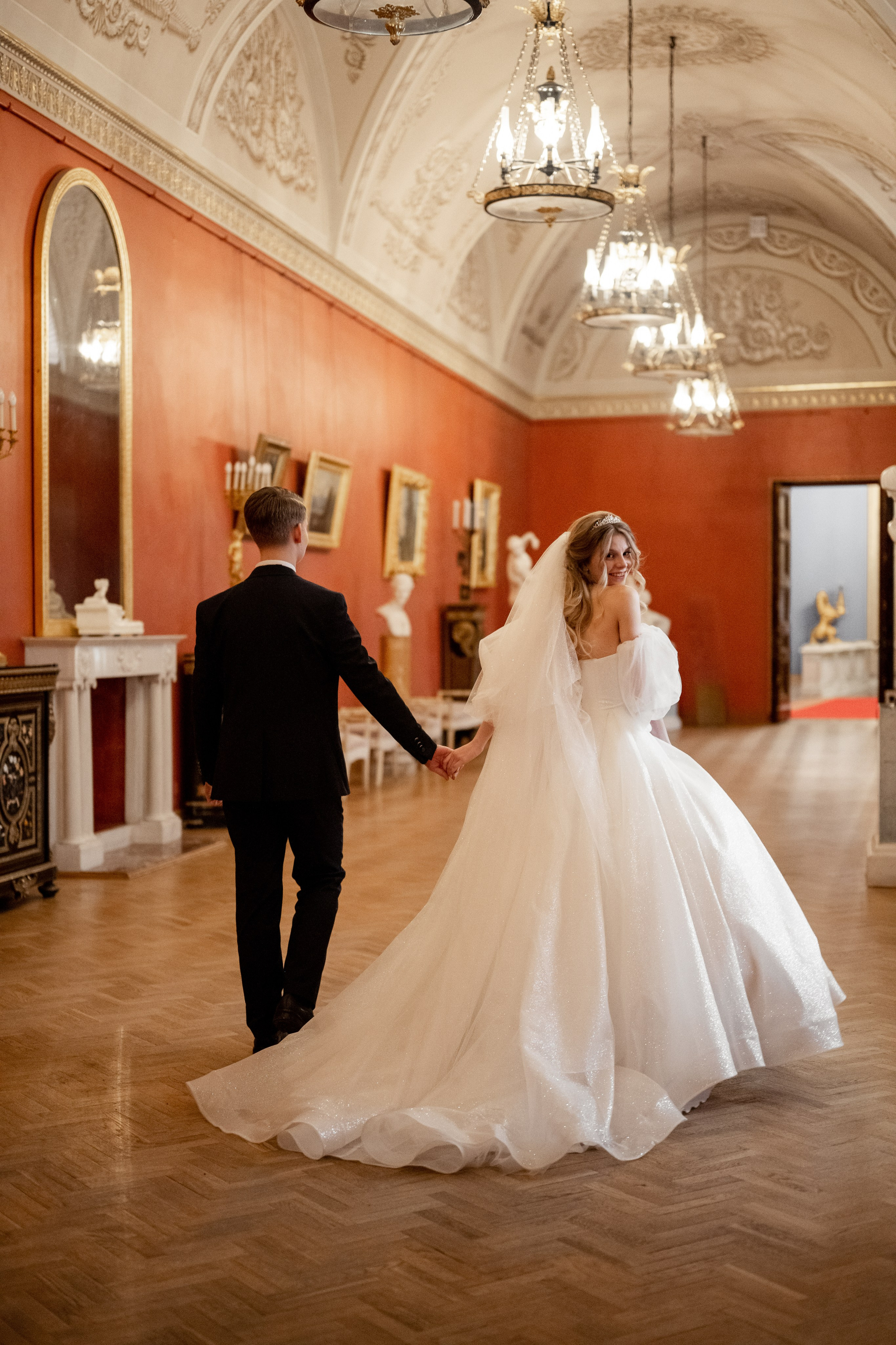 Крытые локации для свадебной фотосессии в Санкт-Петербруге. Свадебный и семейный фотограф в СПб Валерия Фомичева