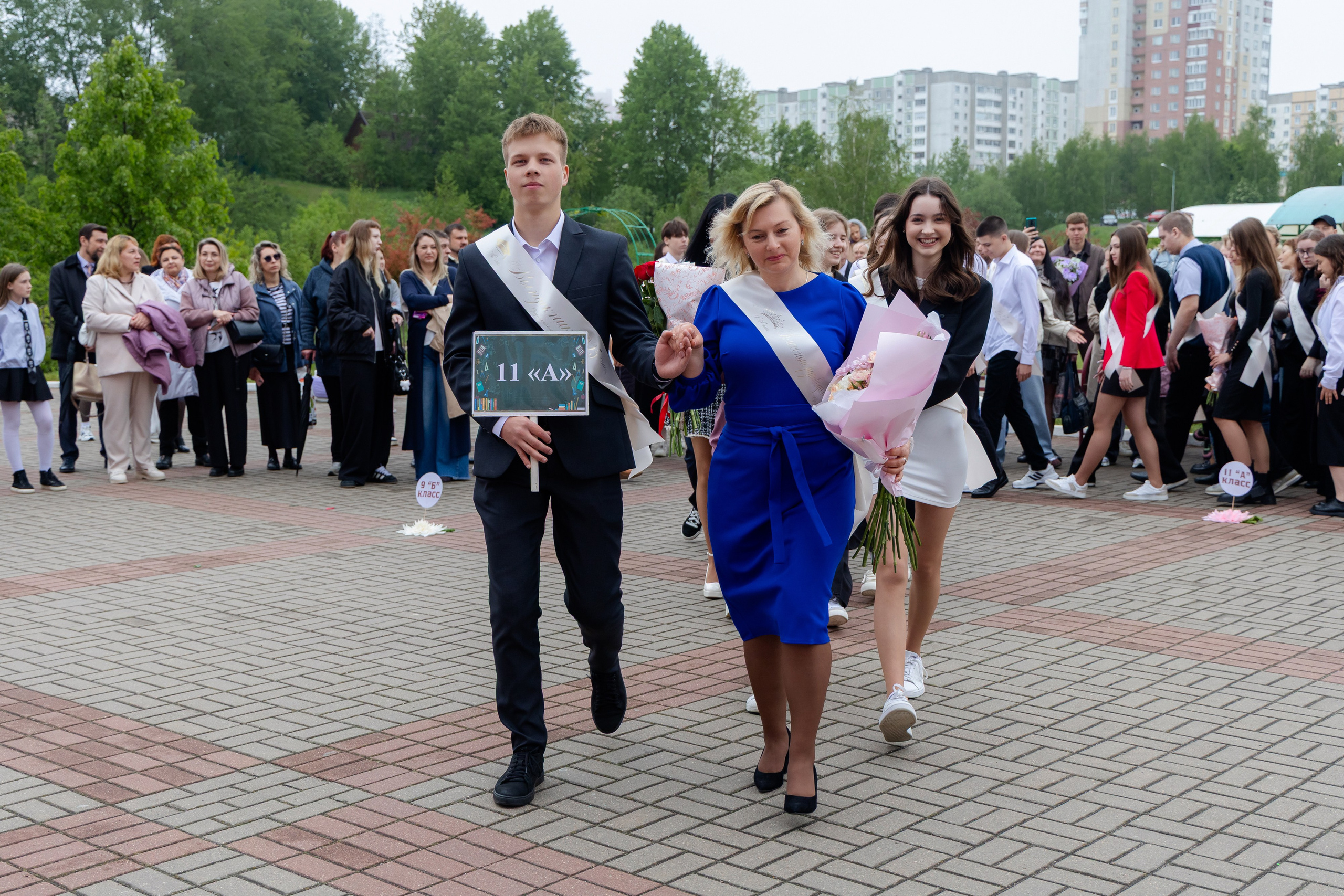 Последний звонок 2025 в Минске. Свадебный фотограф в Минске/Беларуси Сергей Спиридонов
