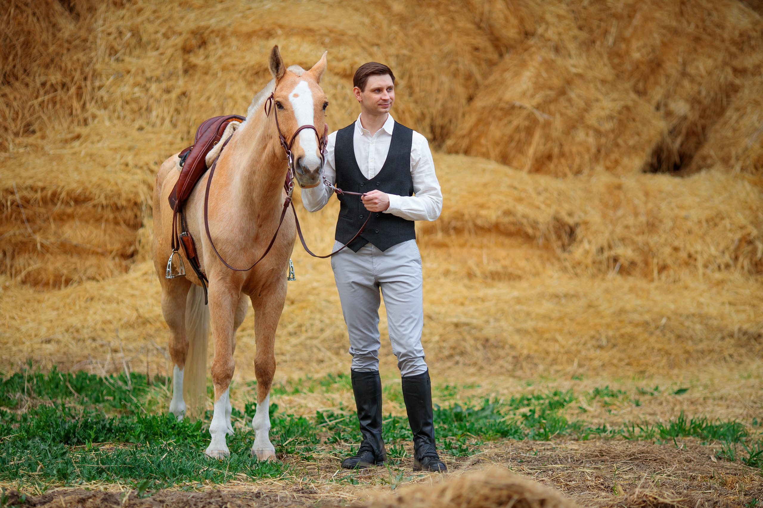 LoveStory с лошадью в Алматы. Свадебный и семейный фотограф в Алматы Алексей Балышев