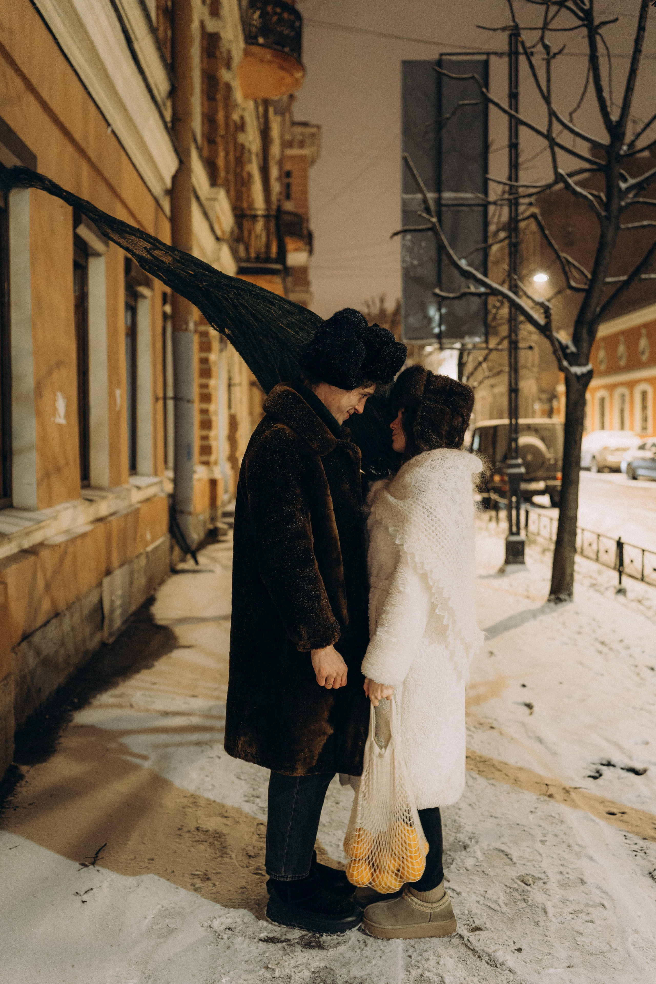 НОВОГОДНЯЯ ПРОГУЛКА ПАРЫ ПО ЧЕРНЫШЕВСКОЙ ПЕРЕД НОВЫМ ГОДОМ. Профессиональный фотограф, Санкт-Петербург — Виктория Богомолова