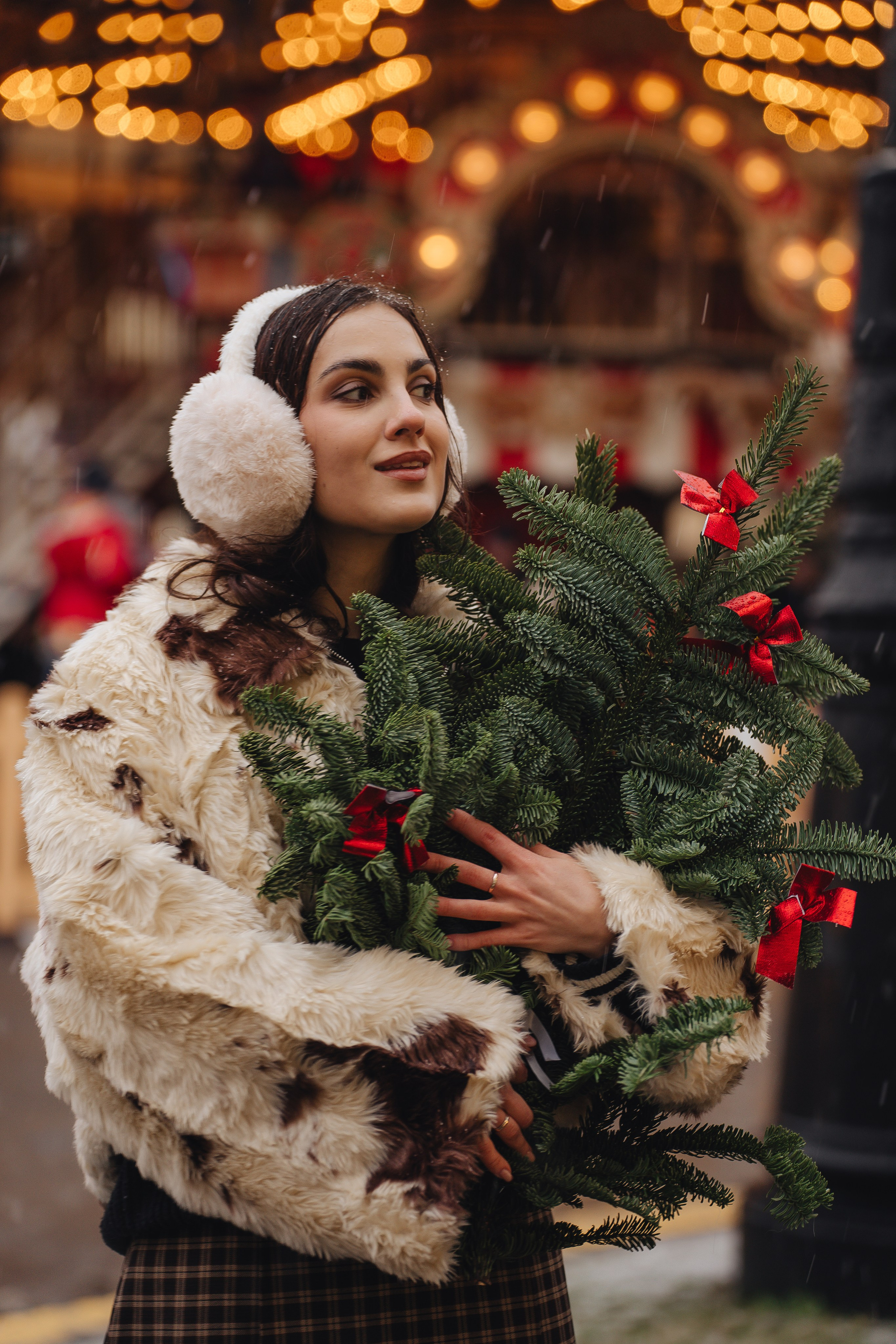 ПРОГУЛКА НА МАНЕЖНОЙ ПЛОЩАДИ ДЛЯ ДЕВУШКИ ПЕРЕД НОВЫМ ГОДОМ (НОВОГОДНЯЯ ФОТОСЕССИИЯ НА МАНЕЖНОЙ ПЛОЩАДИ). Профессиональный фотограф, Санкт-Петербург — Виктория Богомолова