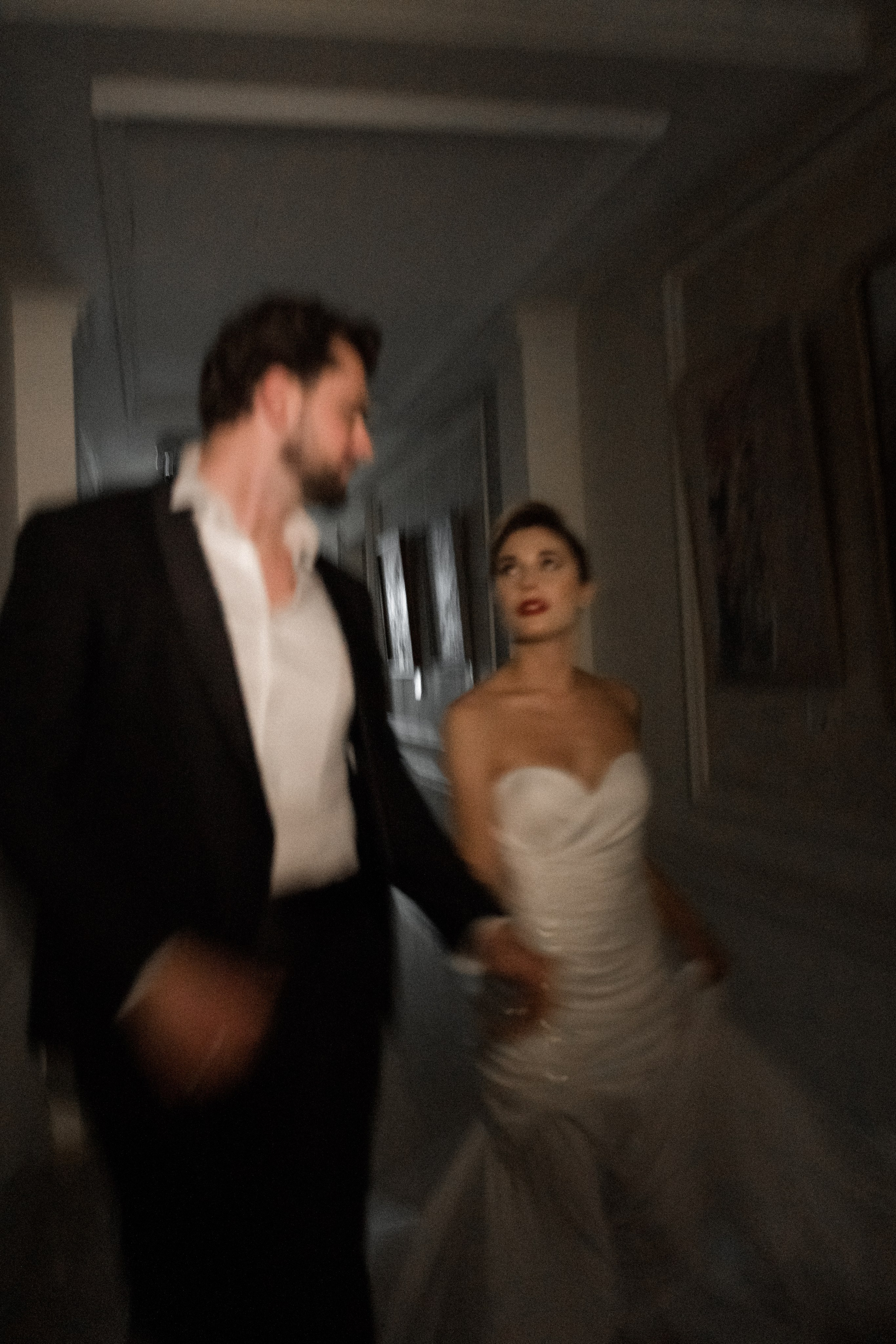 Классическая свадебная фотосессия в Крыму в Ялте Вилла Елена . Свадебная фотосессия Крым Москва ,свадьба в Крыму в старинном отеле . Свадьба для двоих в Крыму