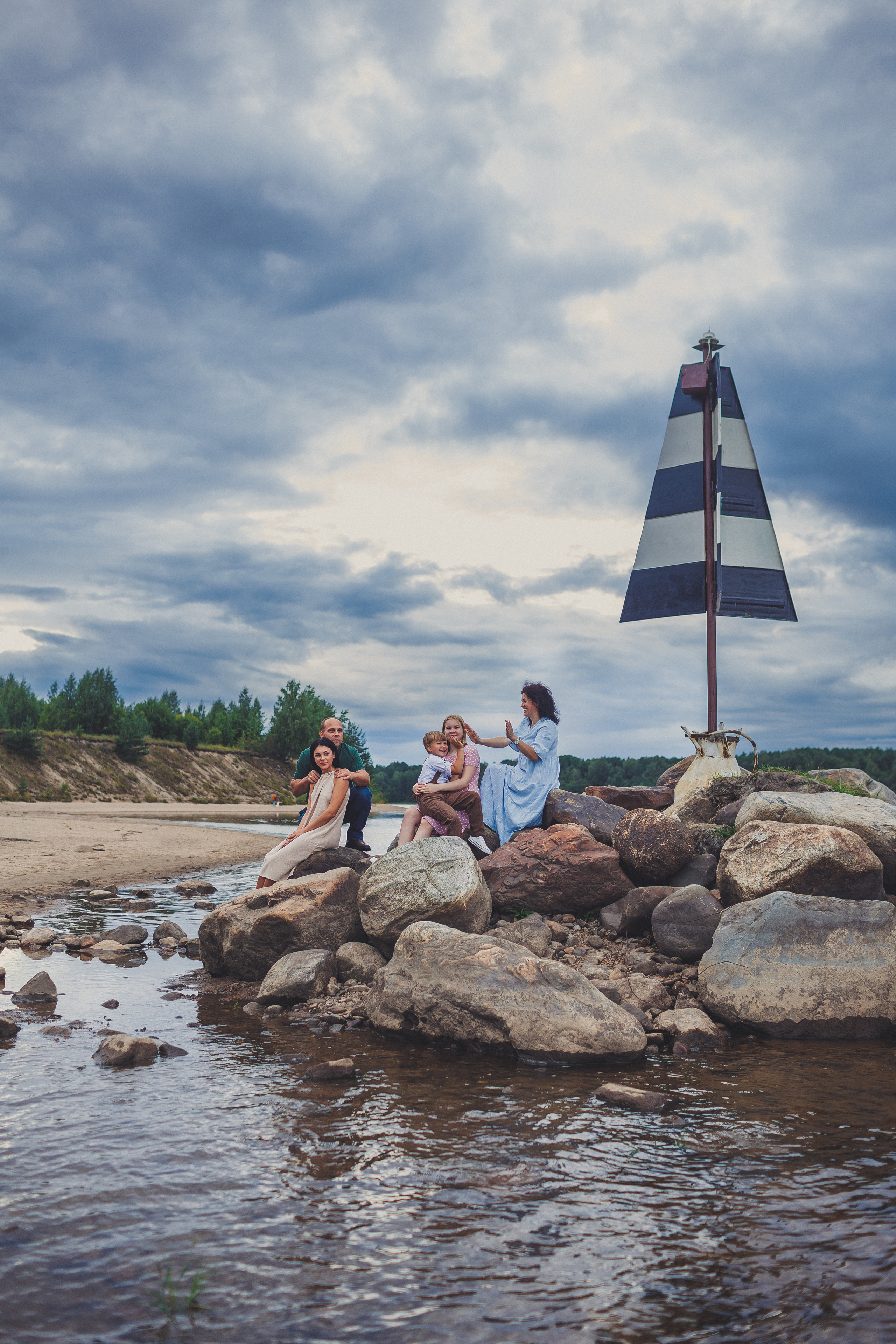 Семейная прогулка. Фотограф Лодейное Поле Екатерина Герасимова в Санкт-Петербурге и Лен. области