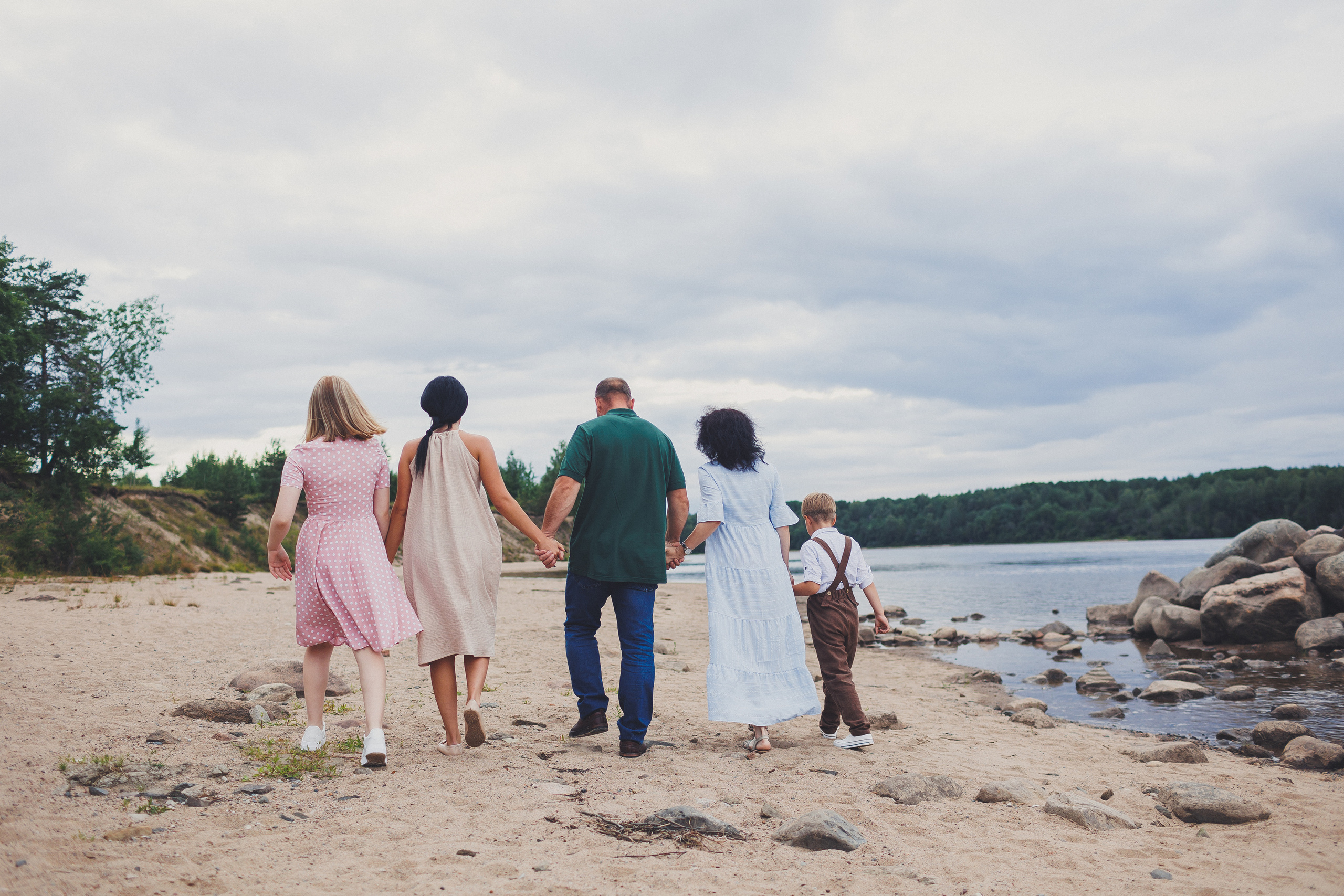 Семейная прогулка. Фотограф Лодейное Поле Екатерина Герасимова в Санкт-Петербурге и Лен. области