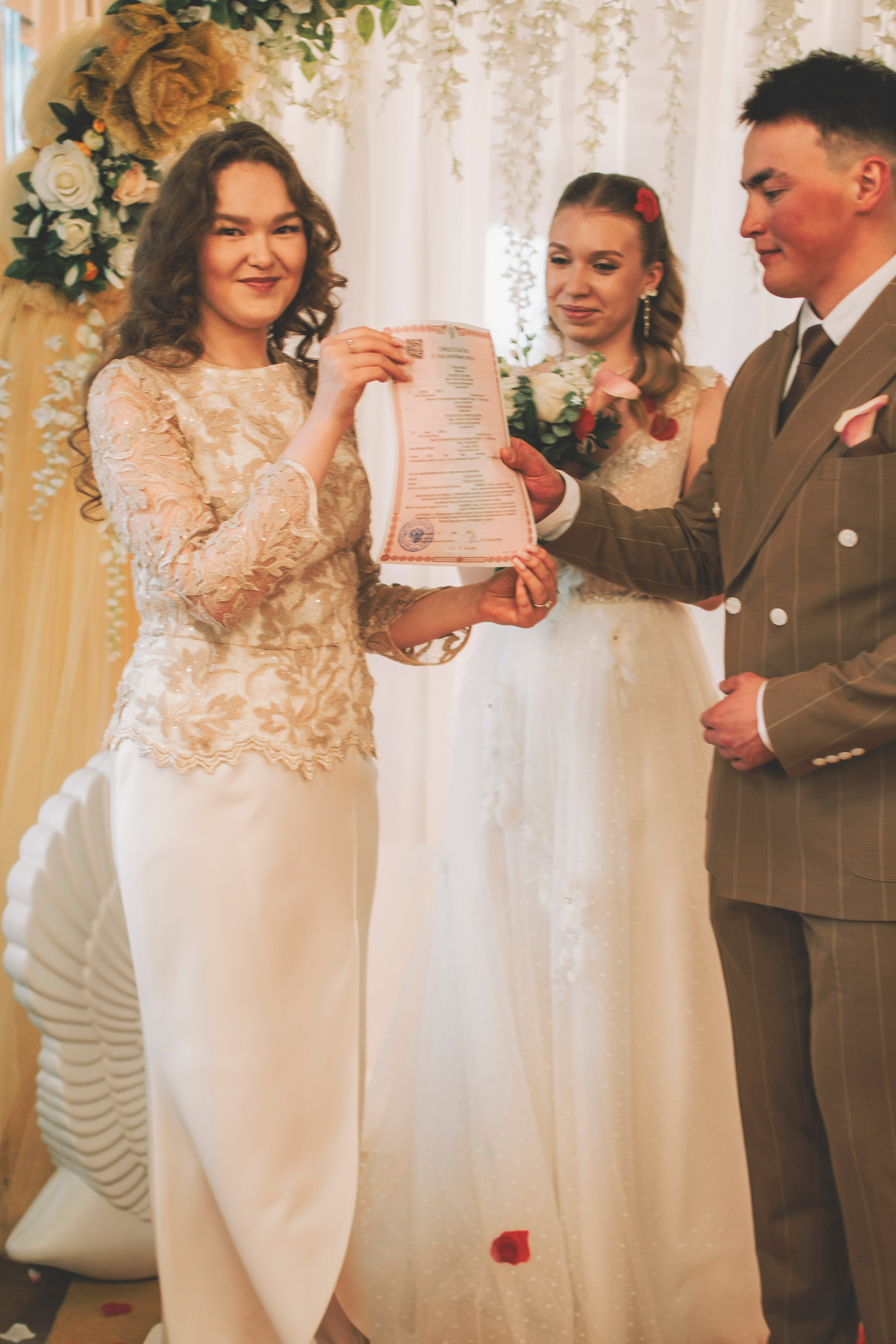 Альберт и Анастасия (Студийная фотосессия, роспись в ДК Нефтяник + фотосессия с гостями). Семейный и свадебный фотограф Губкинский и Ставрополь