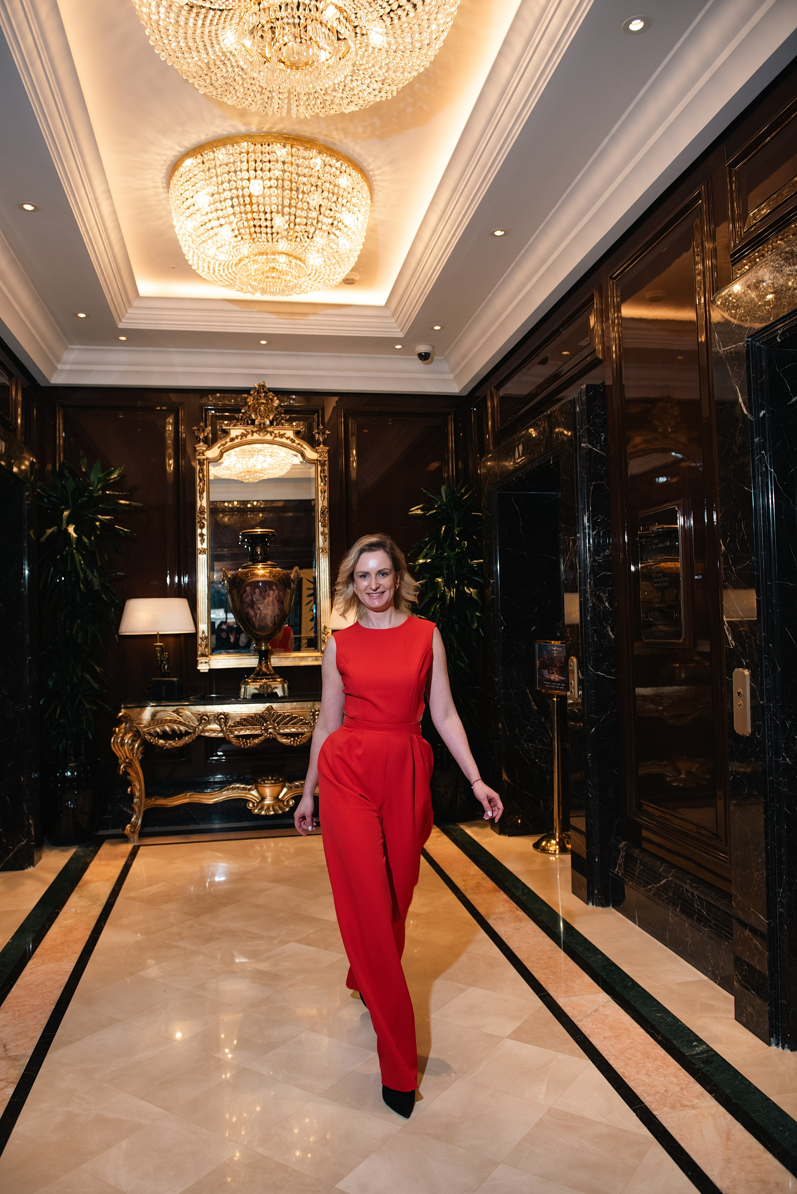 Блогеры, предприниматели. Фотограф, визажист. Москва